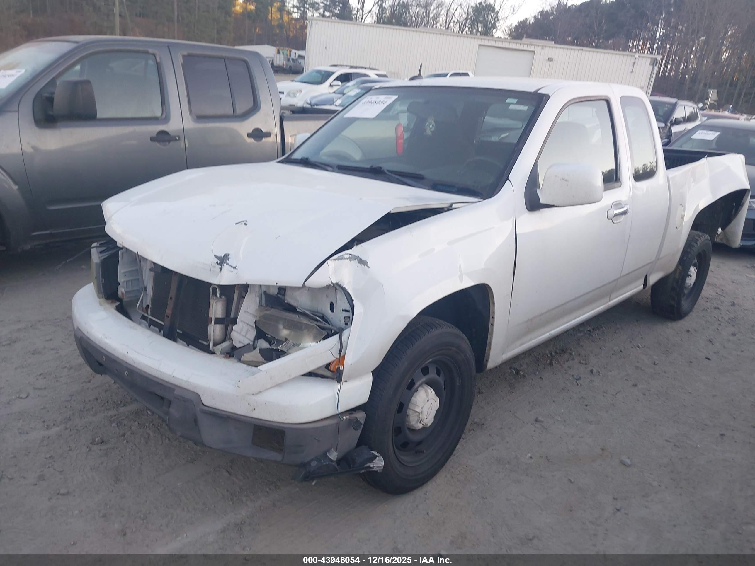 CHEVROLET COLORADO image 2