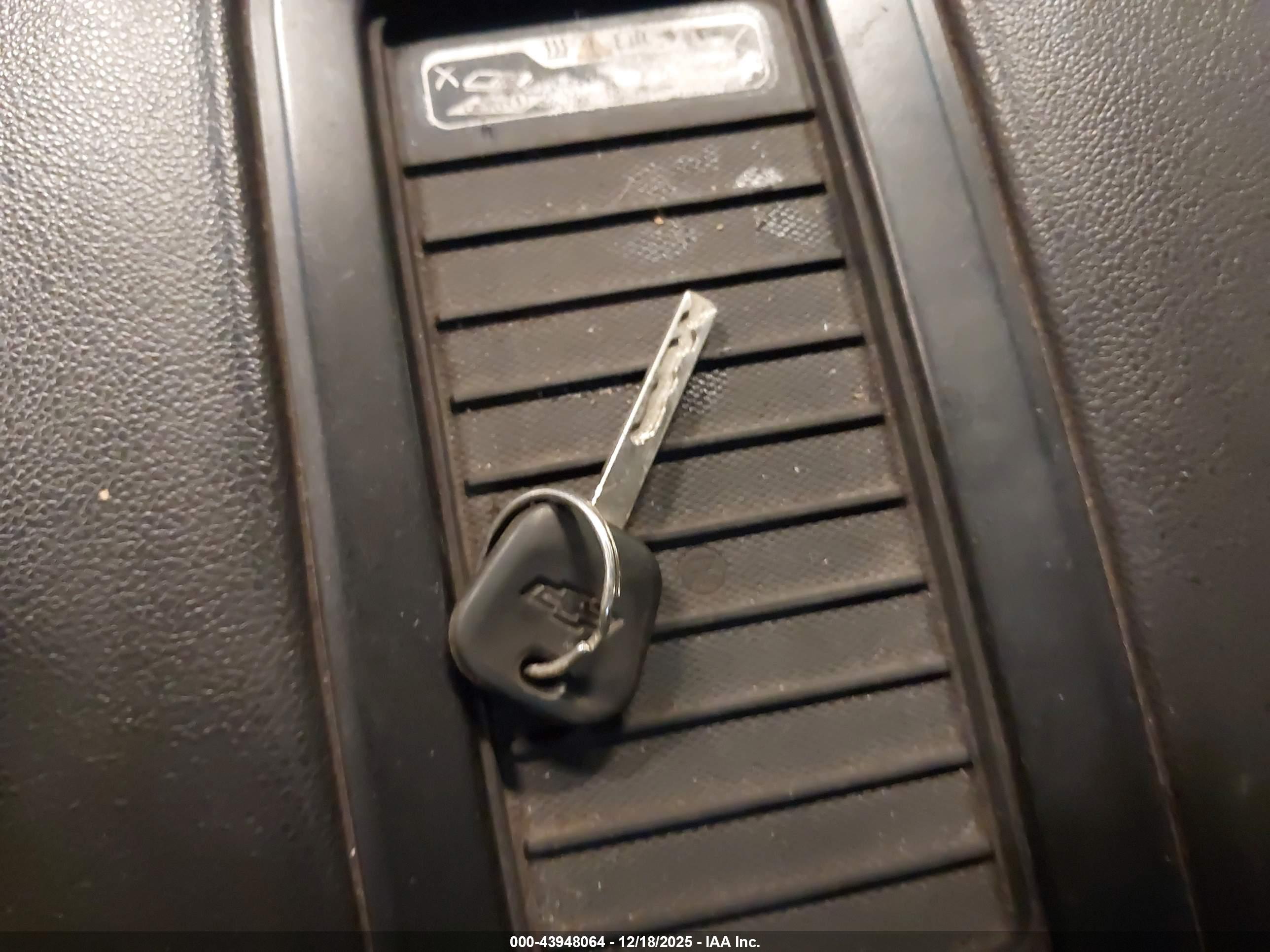 CHEVROLET SILVERADO image 11