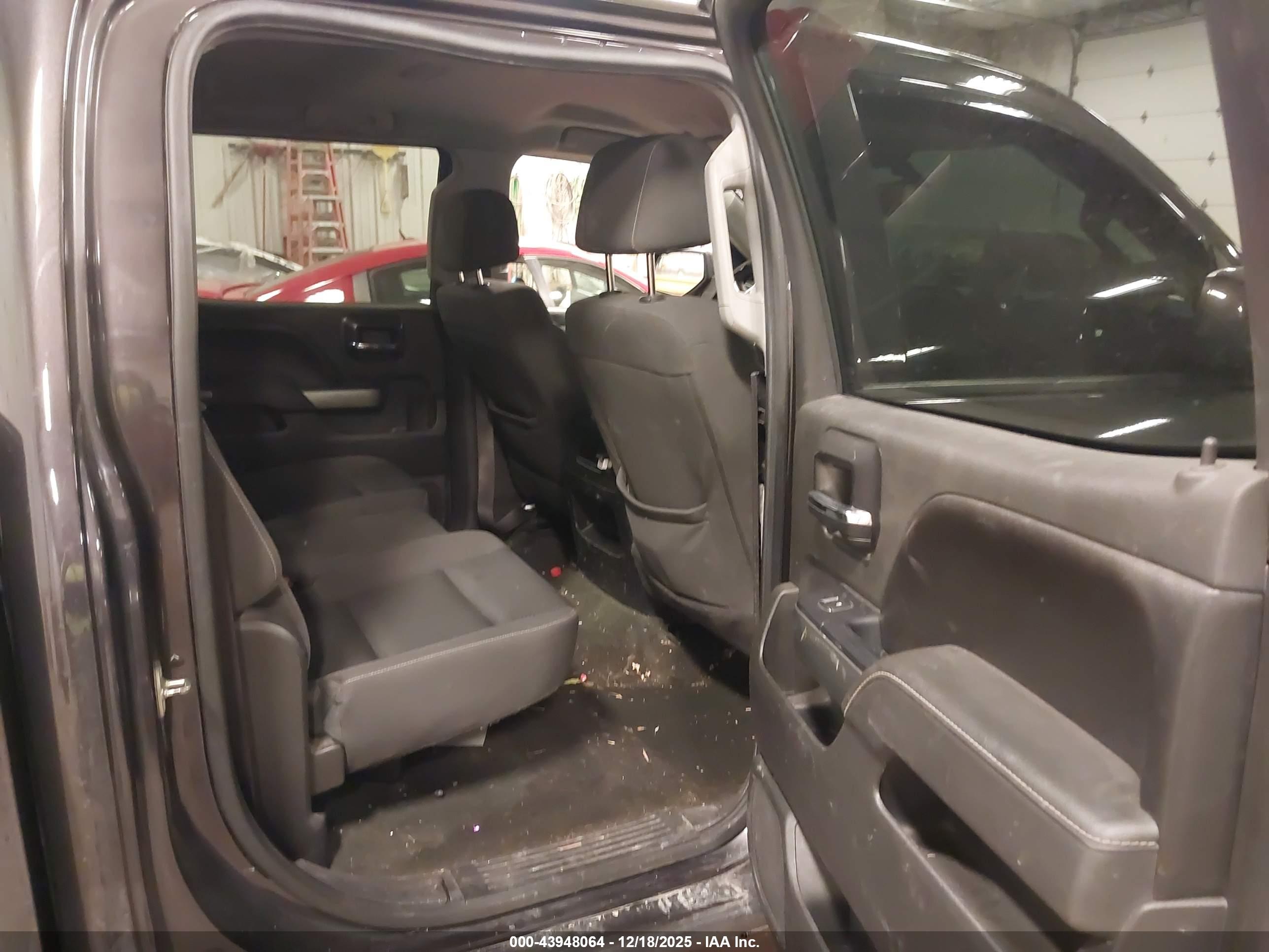 CHEVROLET SILVERADO image 8