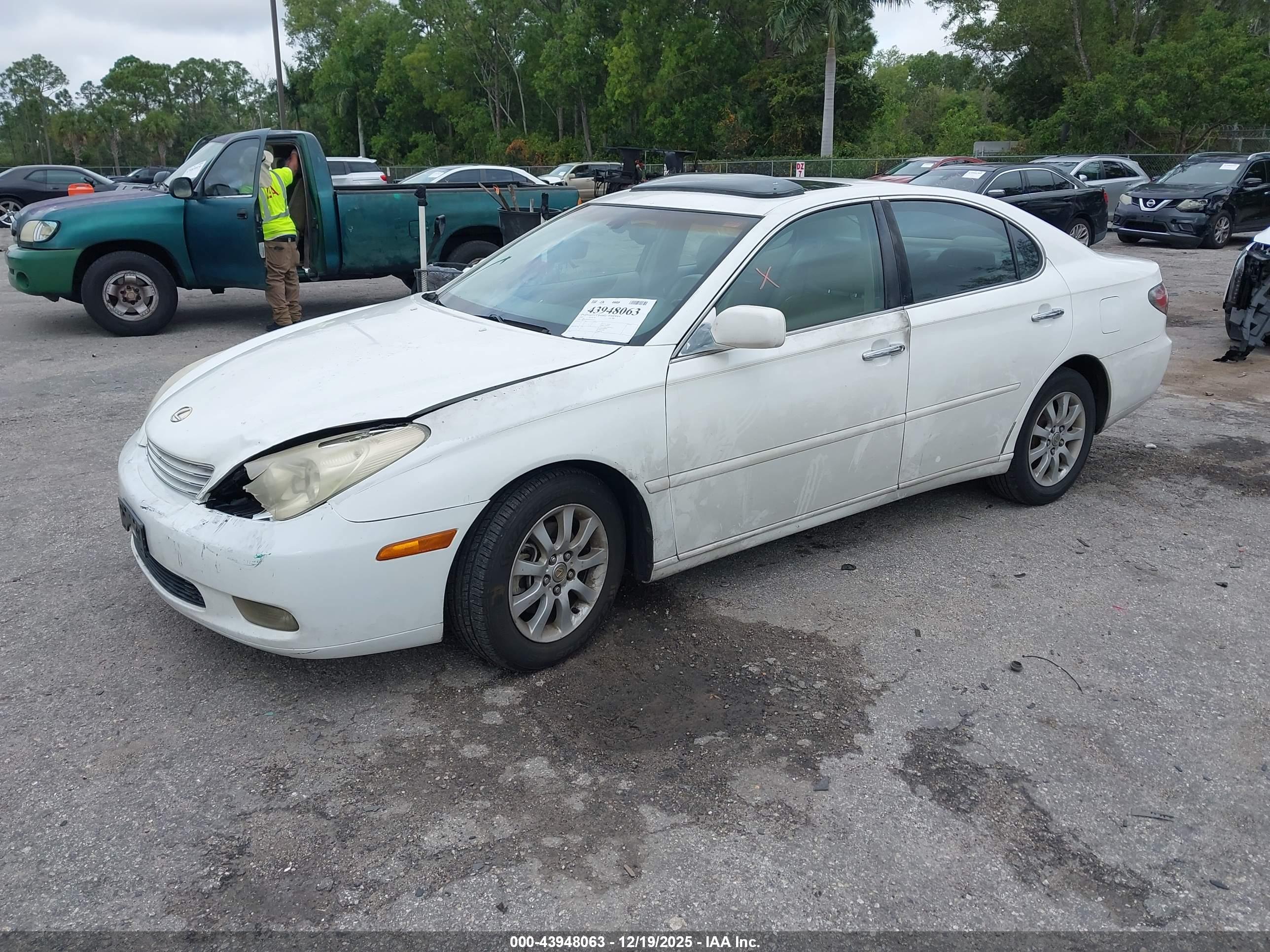 LEXUS ES image 2
