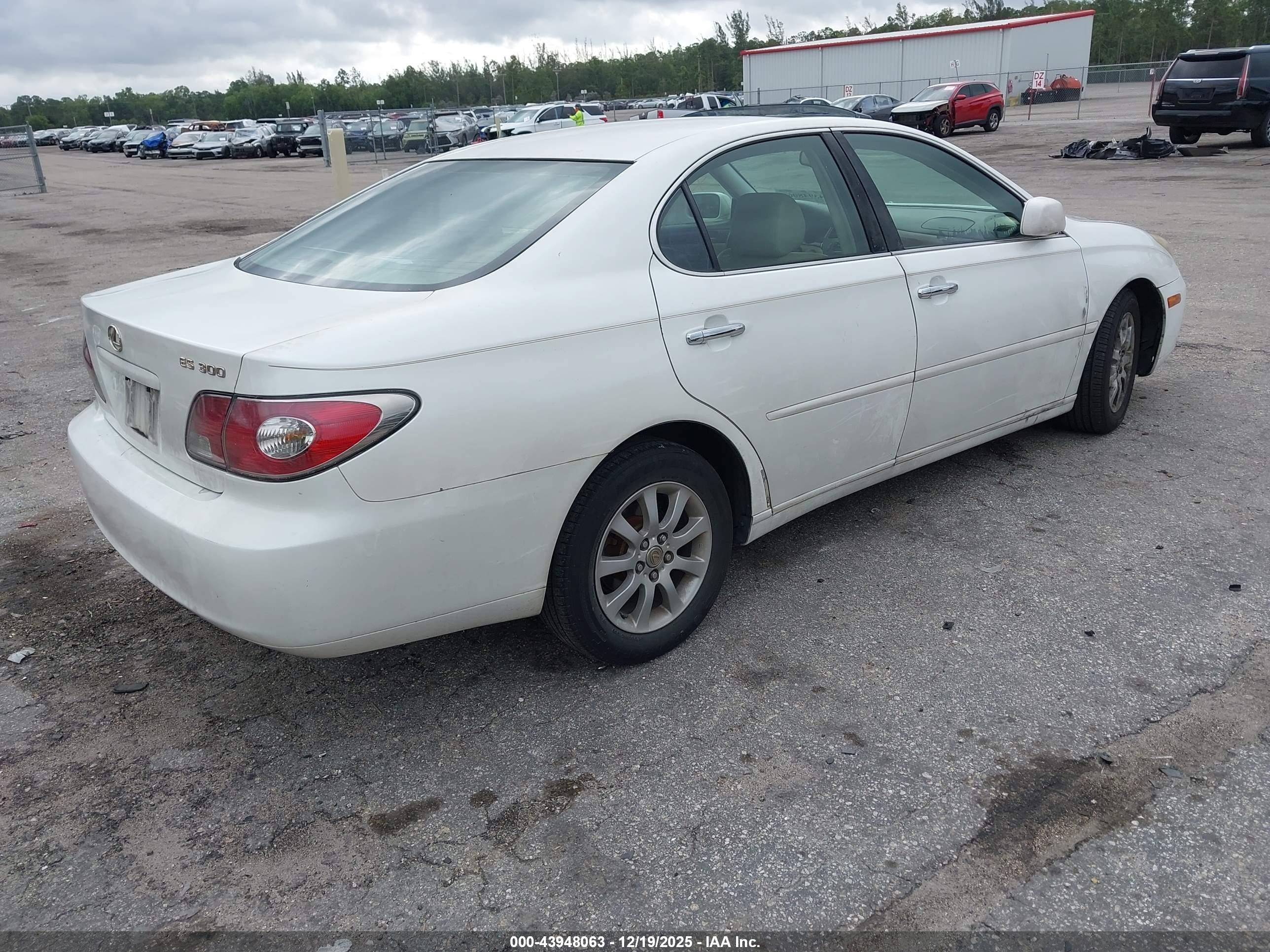 LEXUS ES image 4