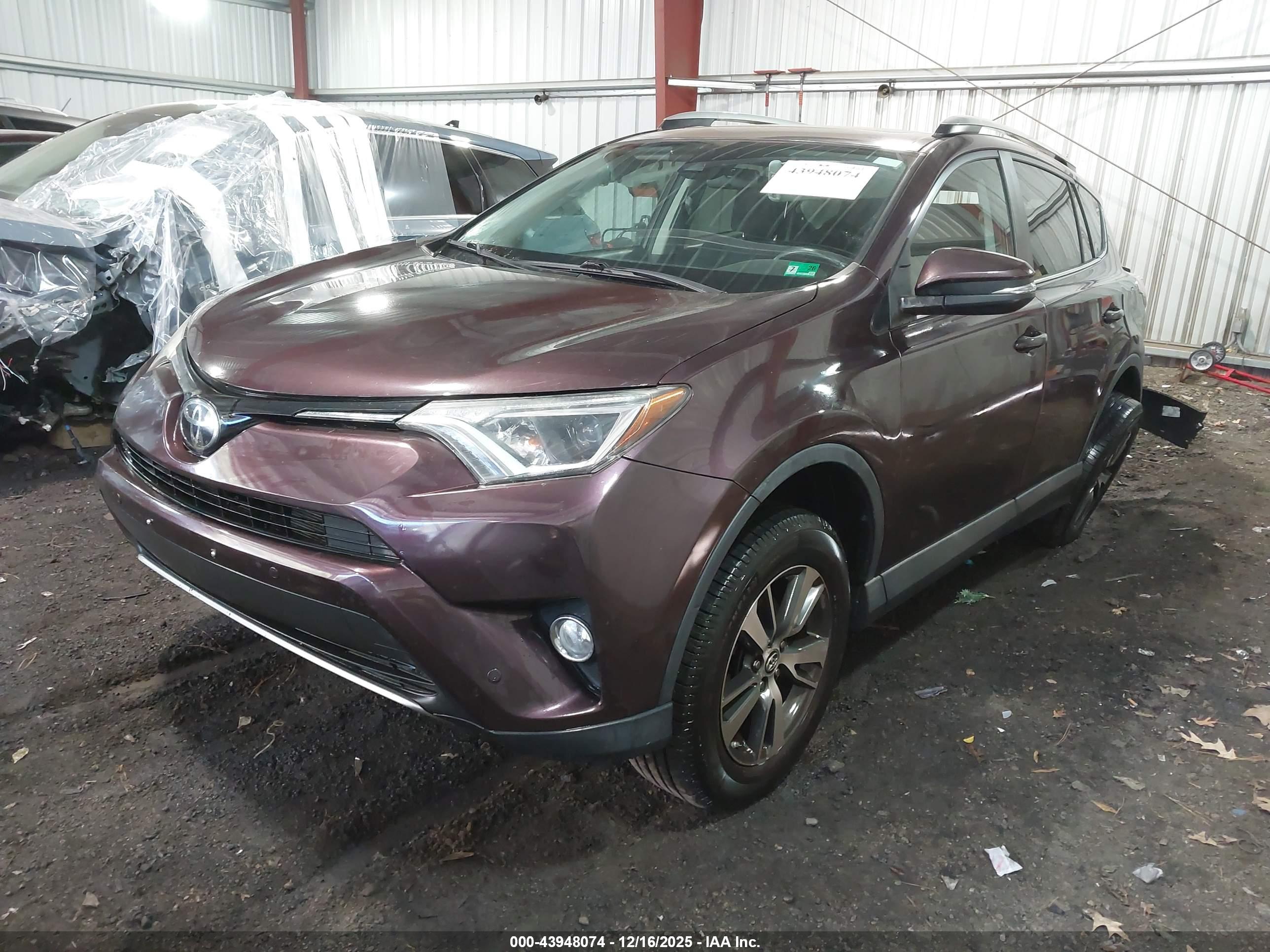 TOYOTA RAV4 image 2