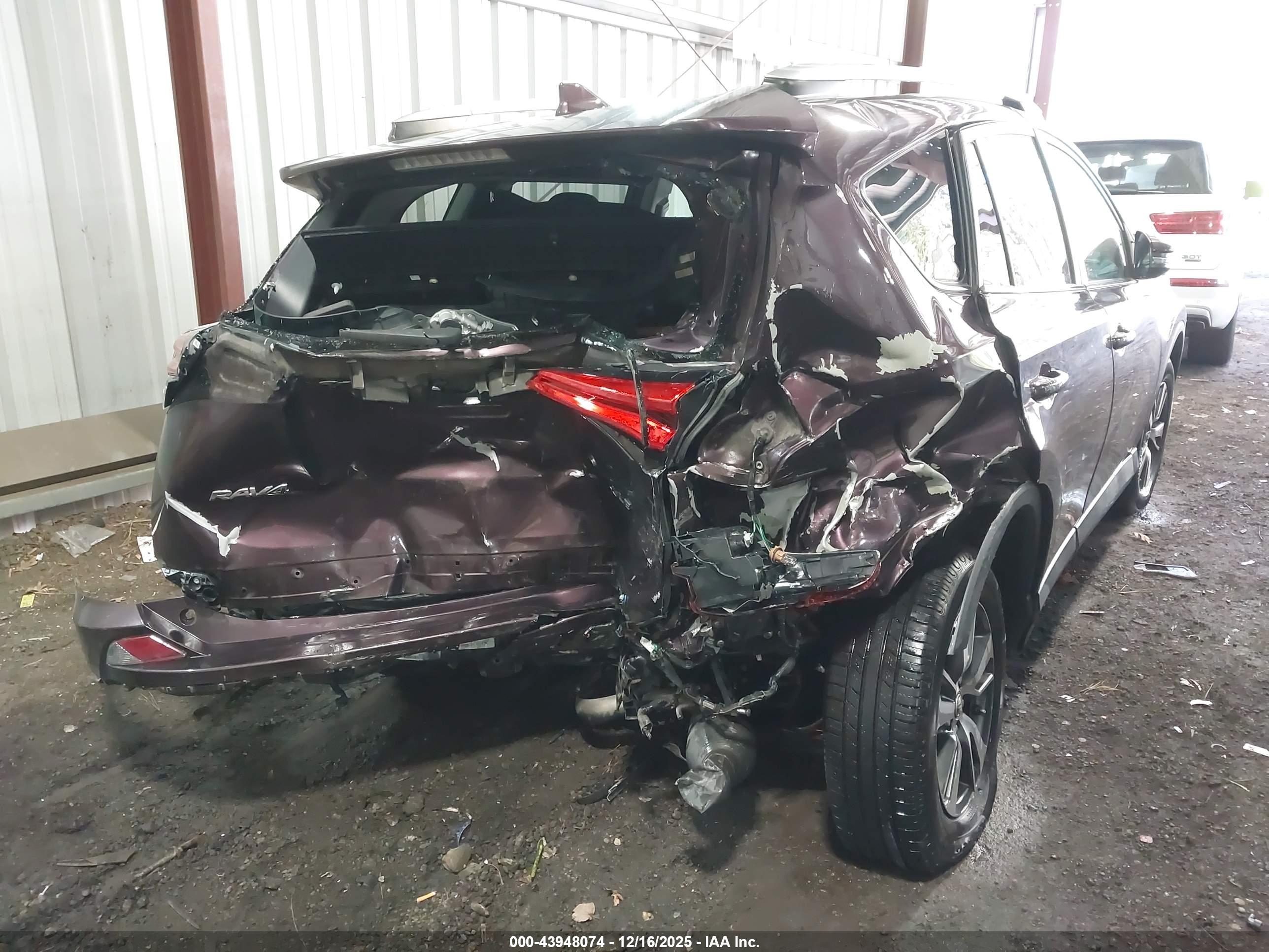 TOYOTA RAV4 image 6
