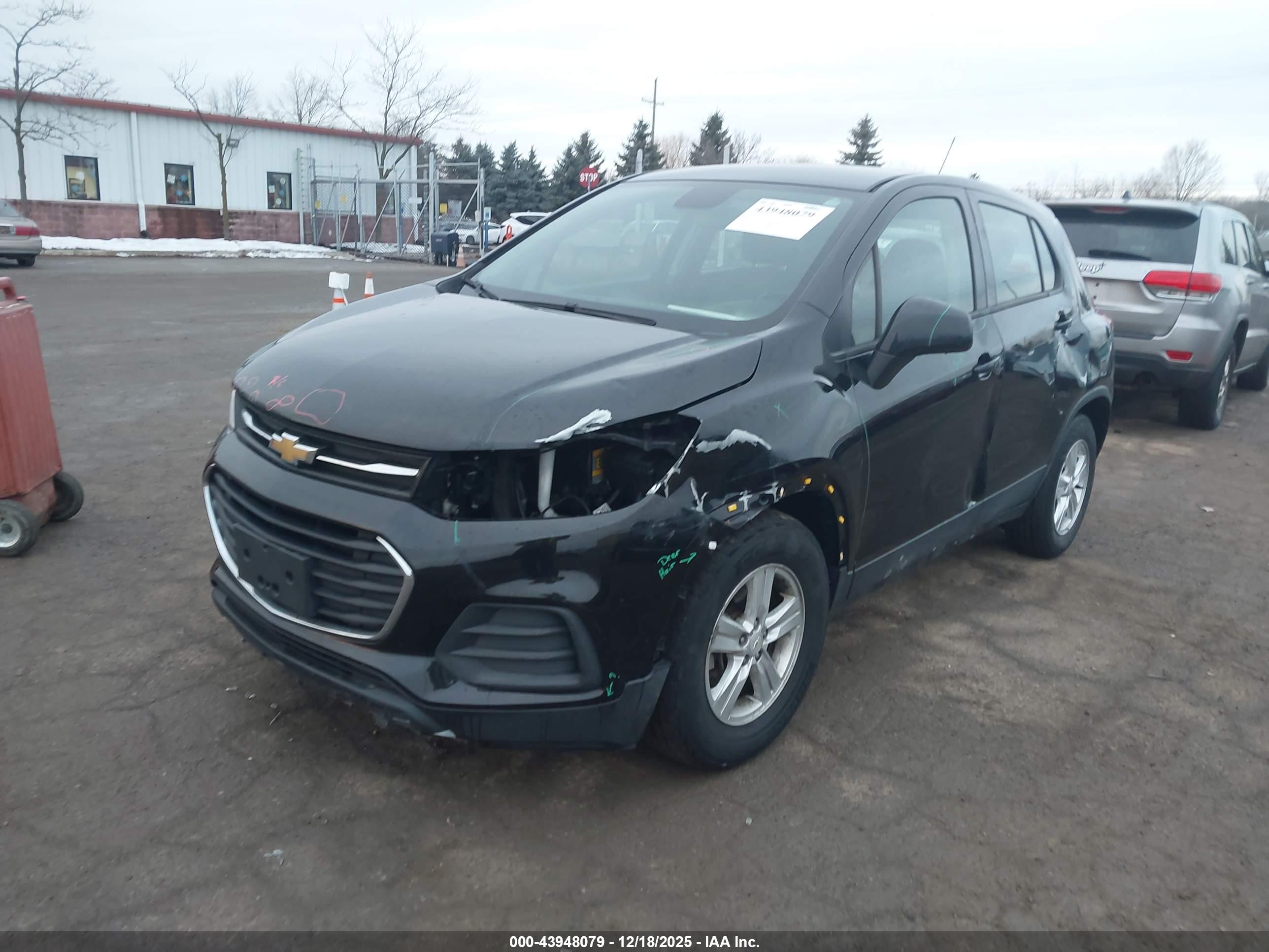 CHEVROLET TRAX image 2