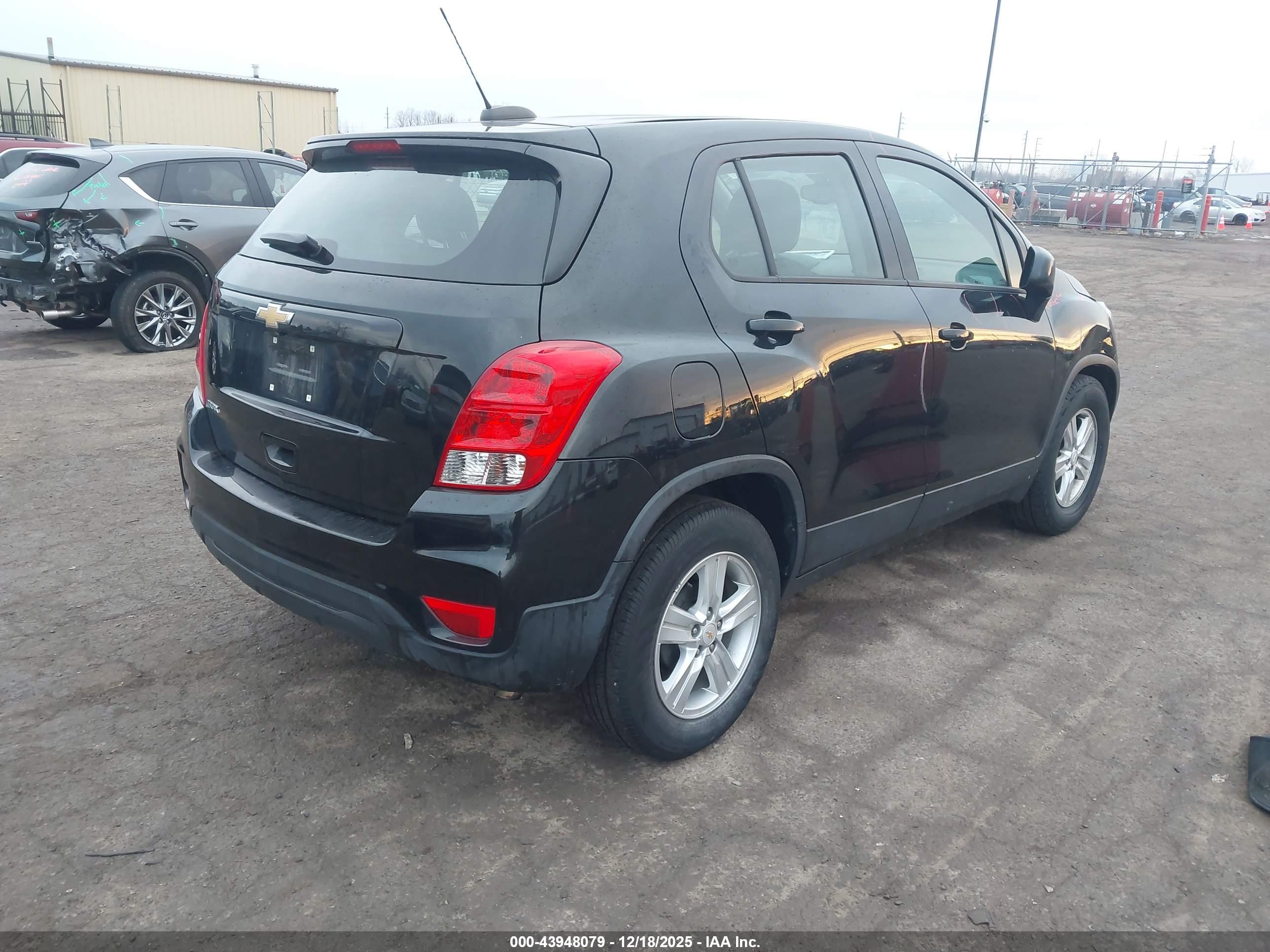 CHEVROLET TRAX image 4