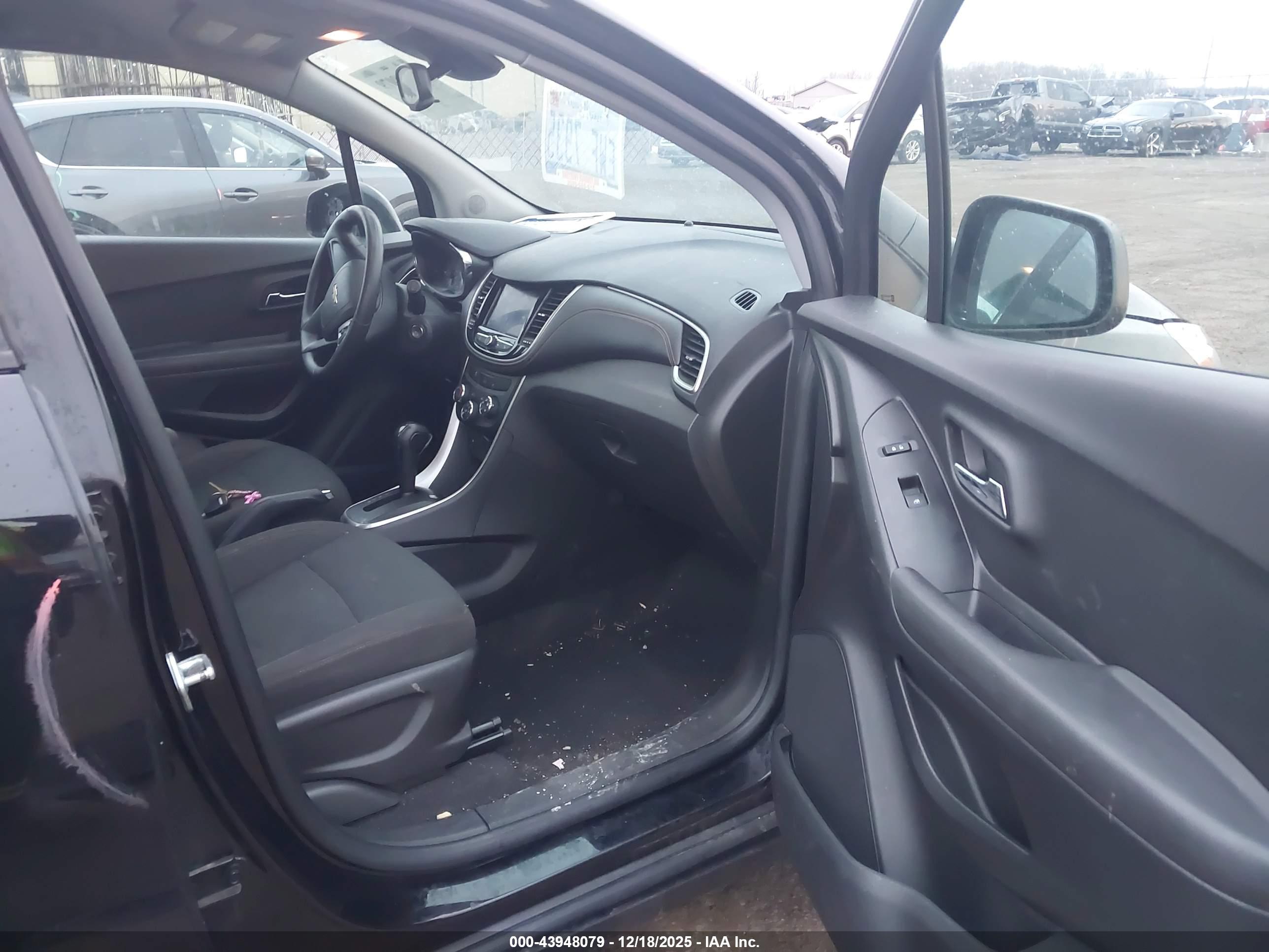 CHEVROLET TRAX image 5
