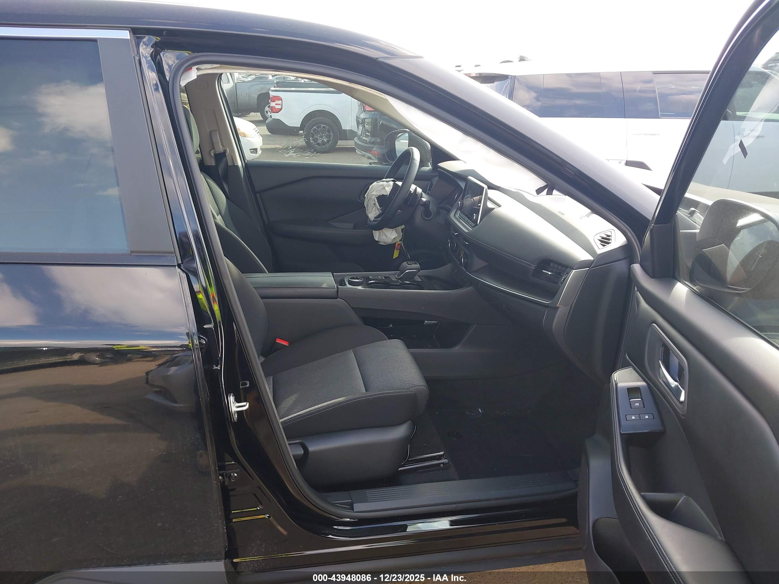 NISSAN ROGUE image 5
