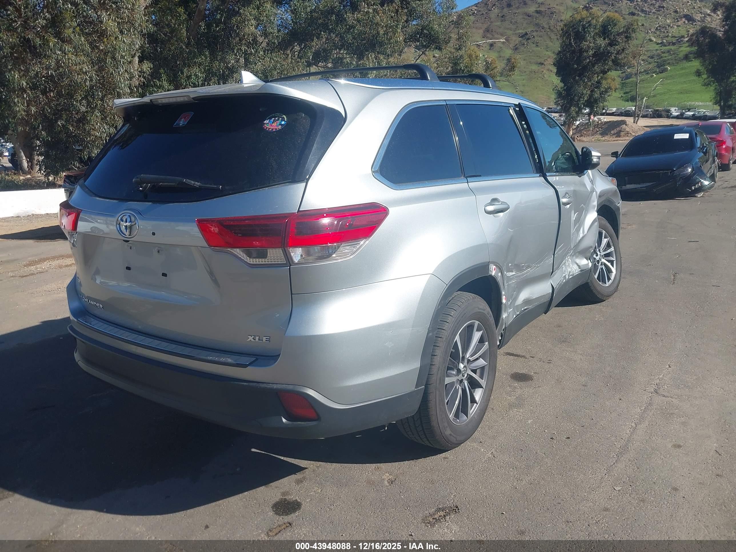 TOYOTA HIGHLANDER image 4