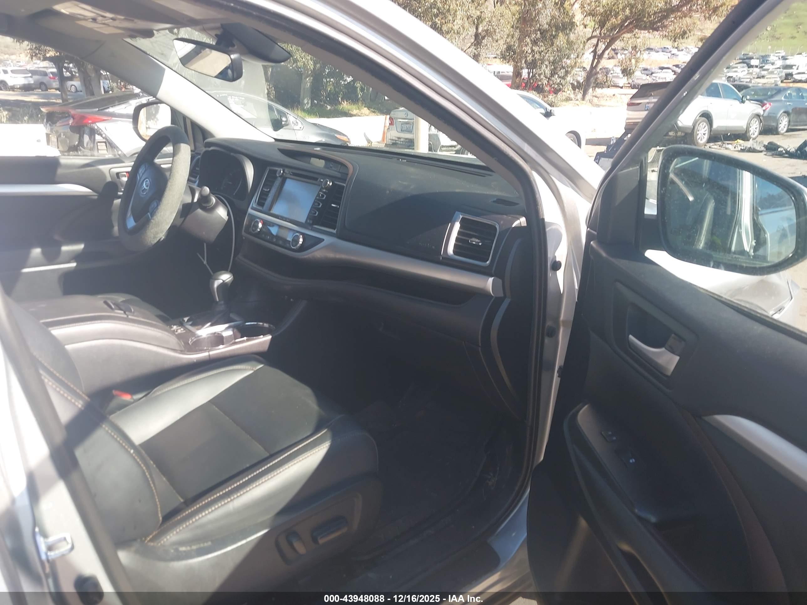 TOYOTA HIGHLANDER image 5