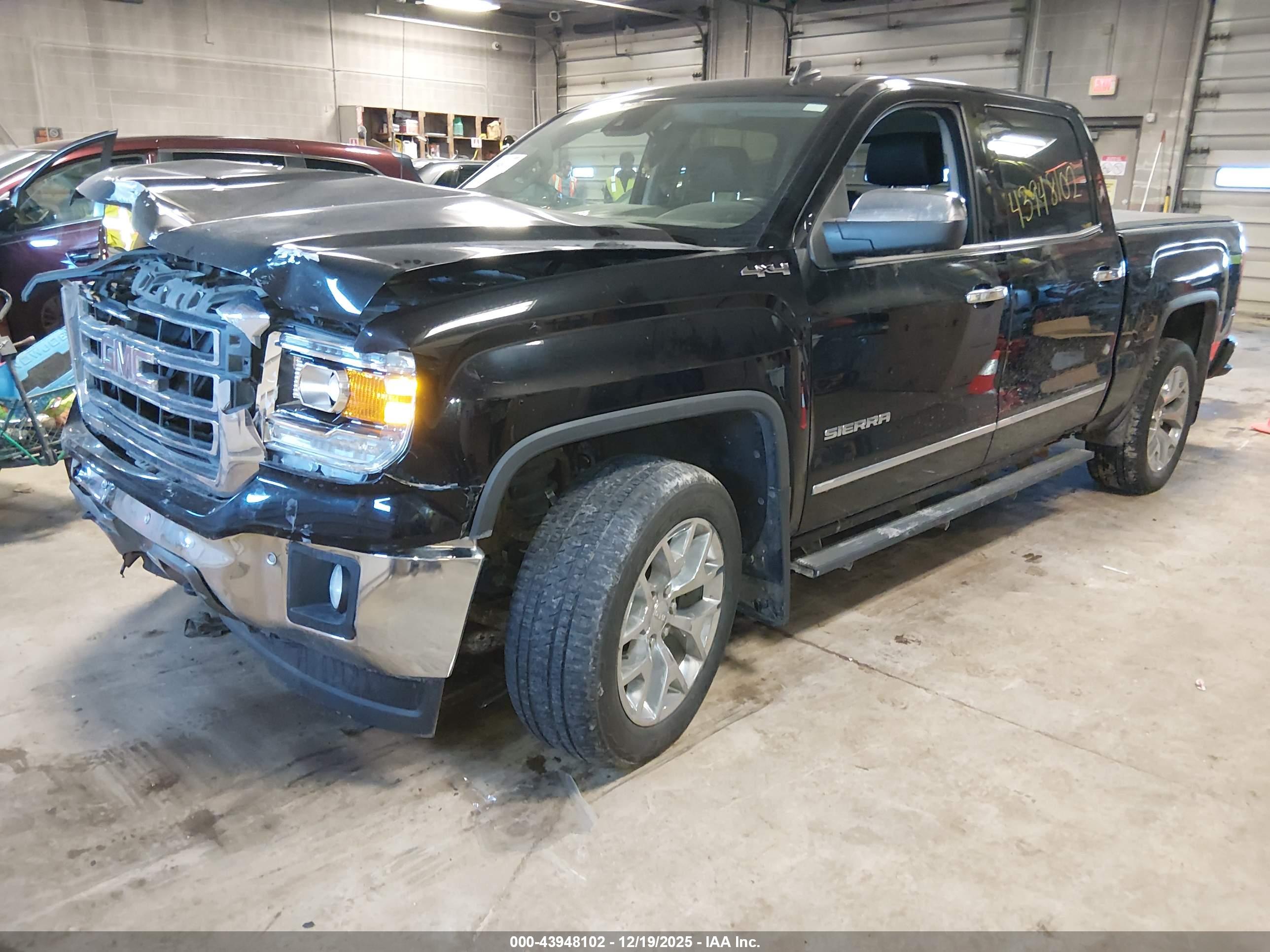 GMC SIERRA image 2