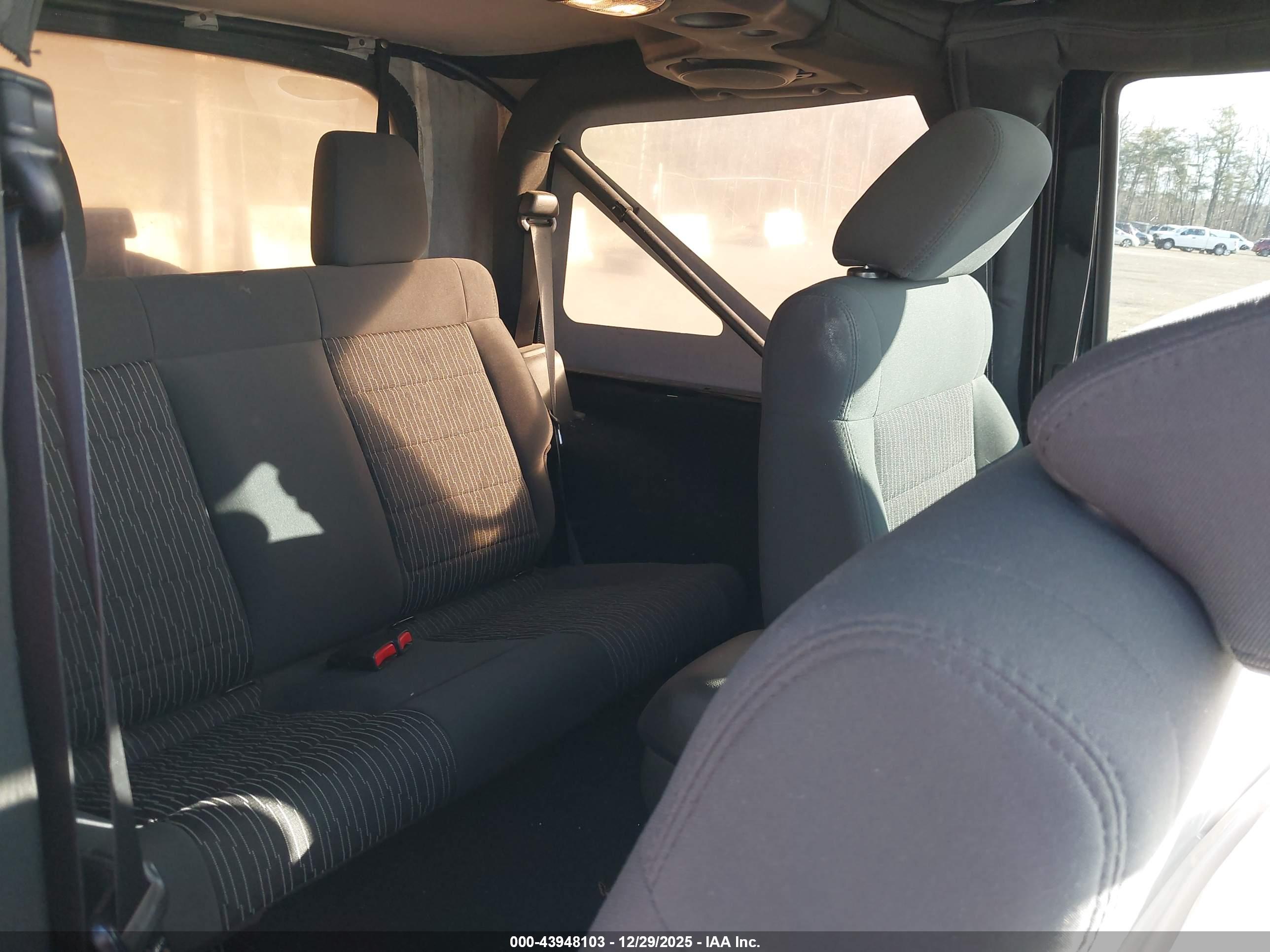 JEEP WRANGLER image 8