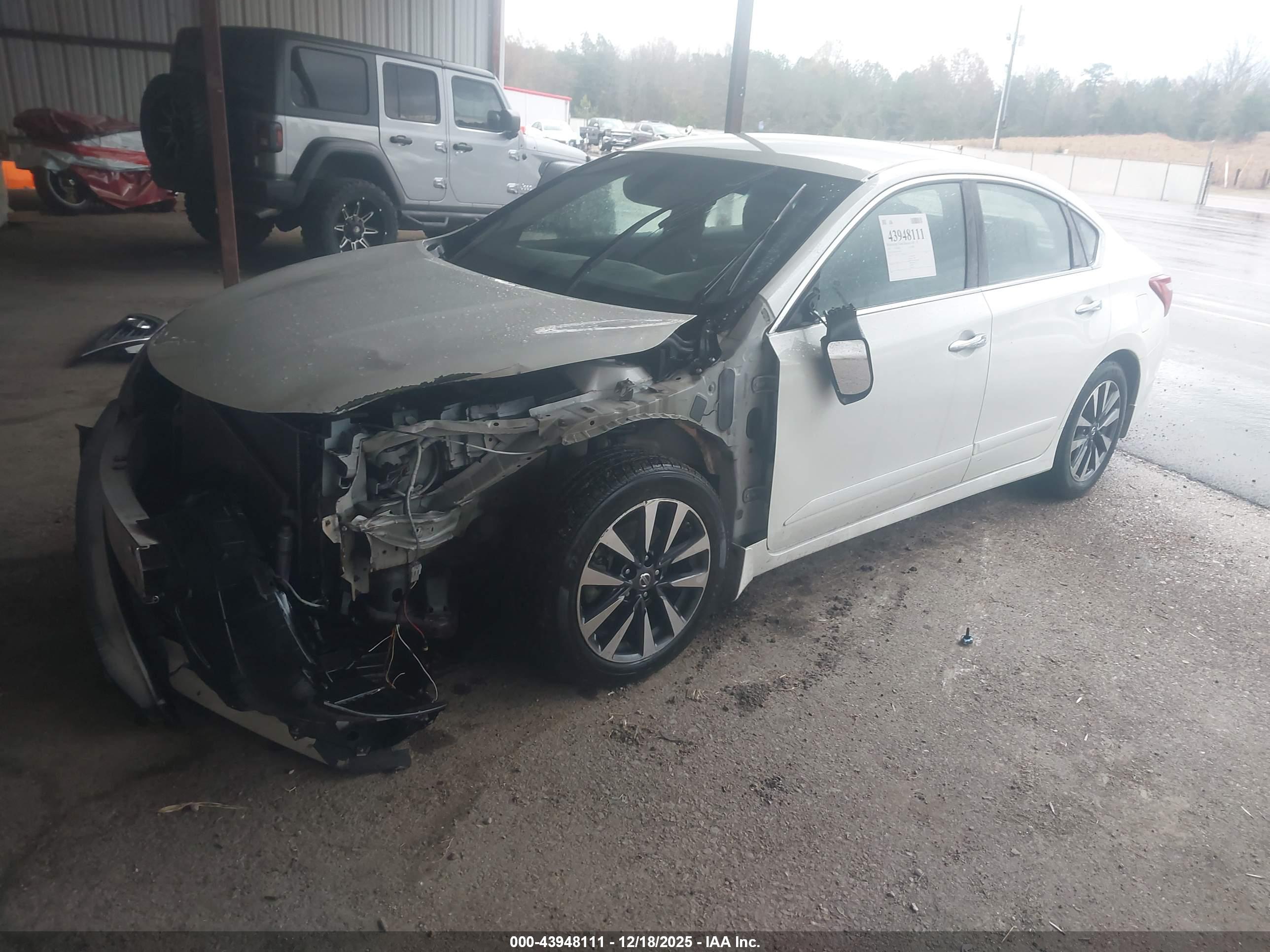 NISSAN ALTIMA image 2