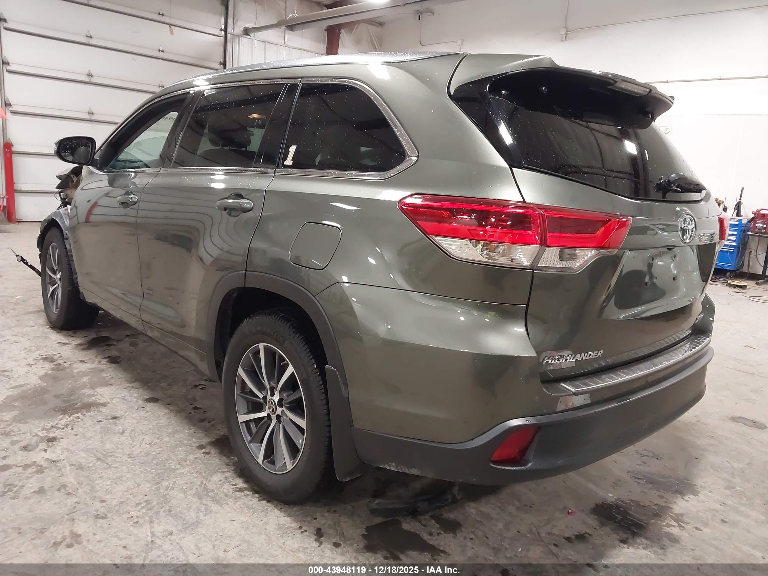 TOYOTA HIGHLANDER image 3