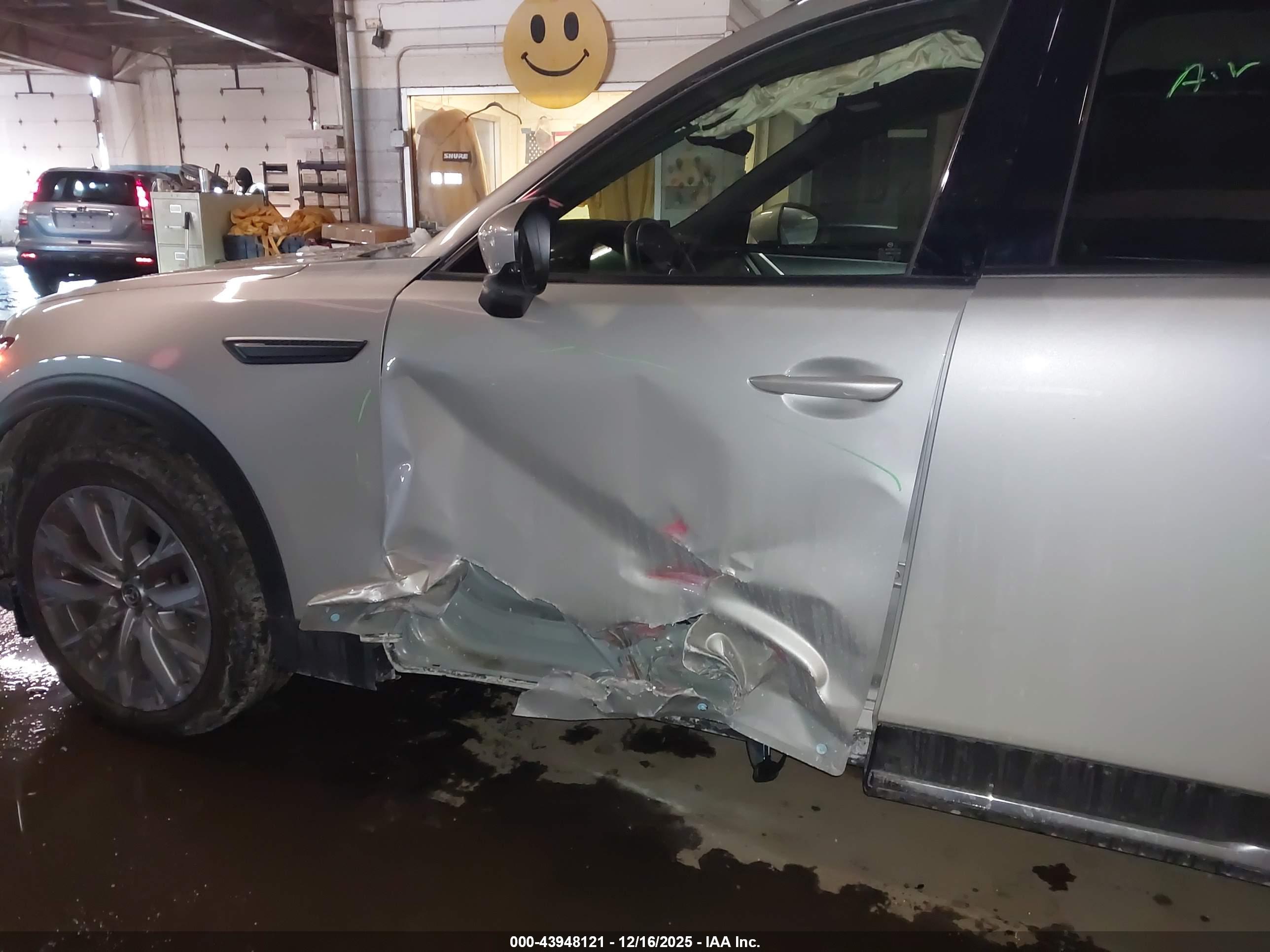 MAZDA CX-90 image 6