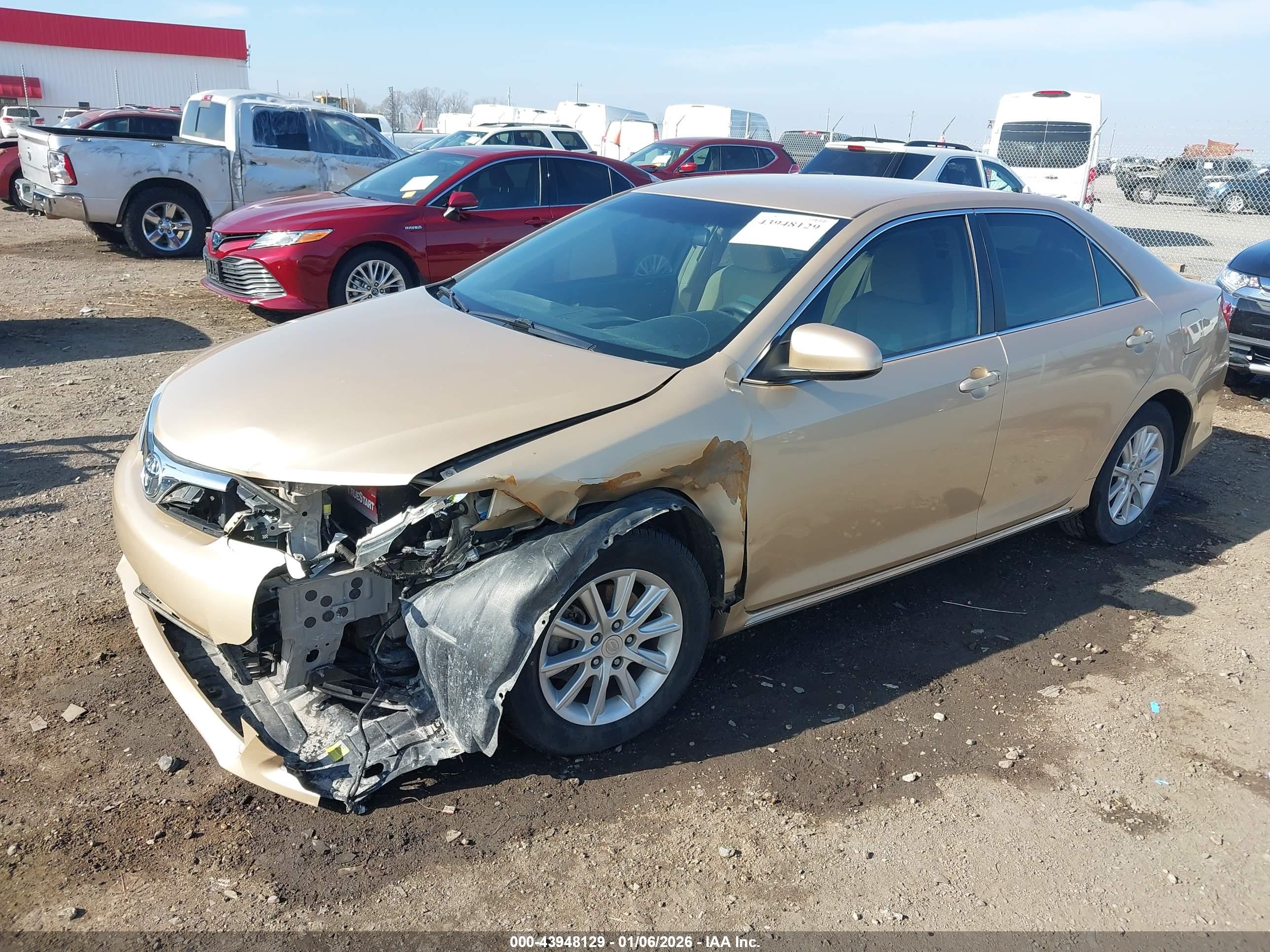 TOYOTA CAMRY image 2