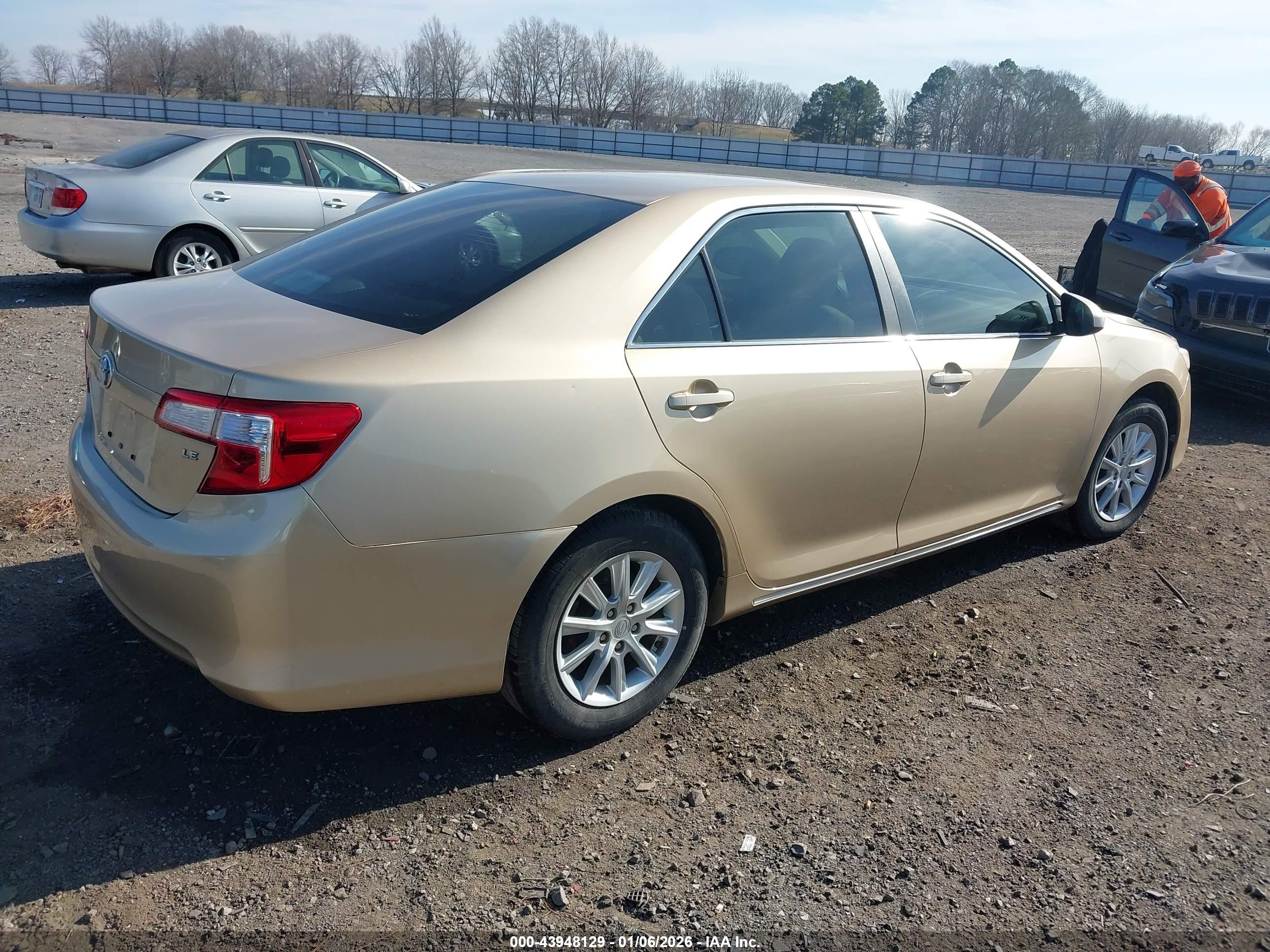 TOYOTA CAMRY image 4