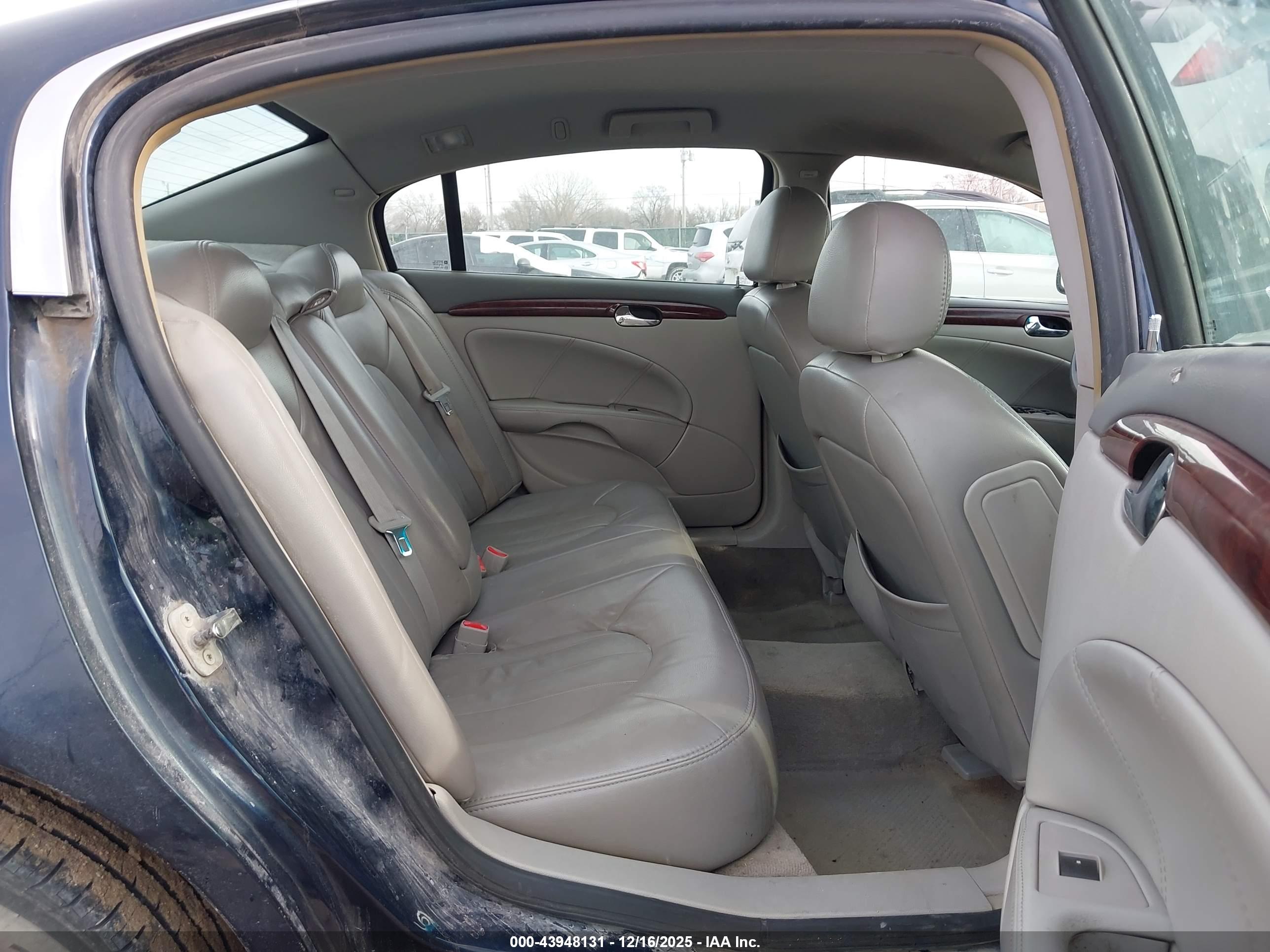 BUICK LUCERNE image 8