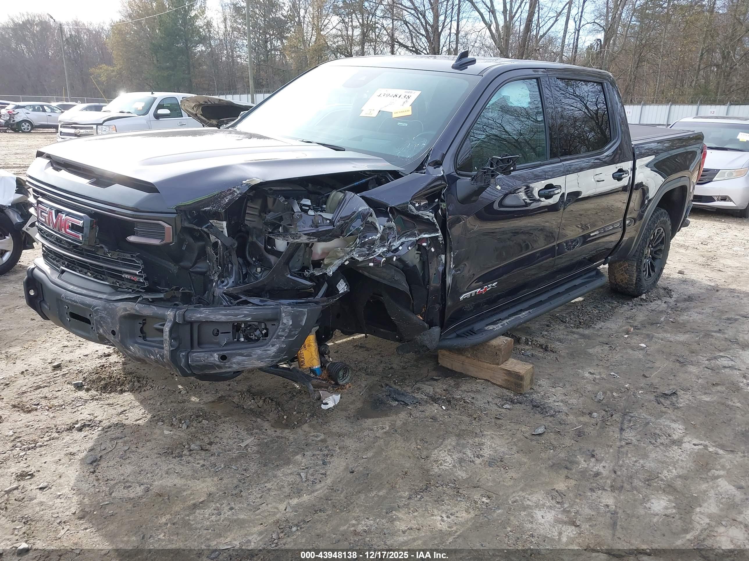 GMC SIERRA image 2