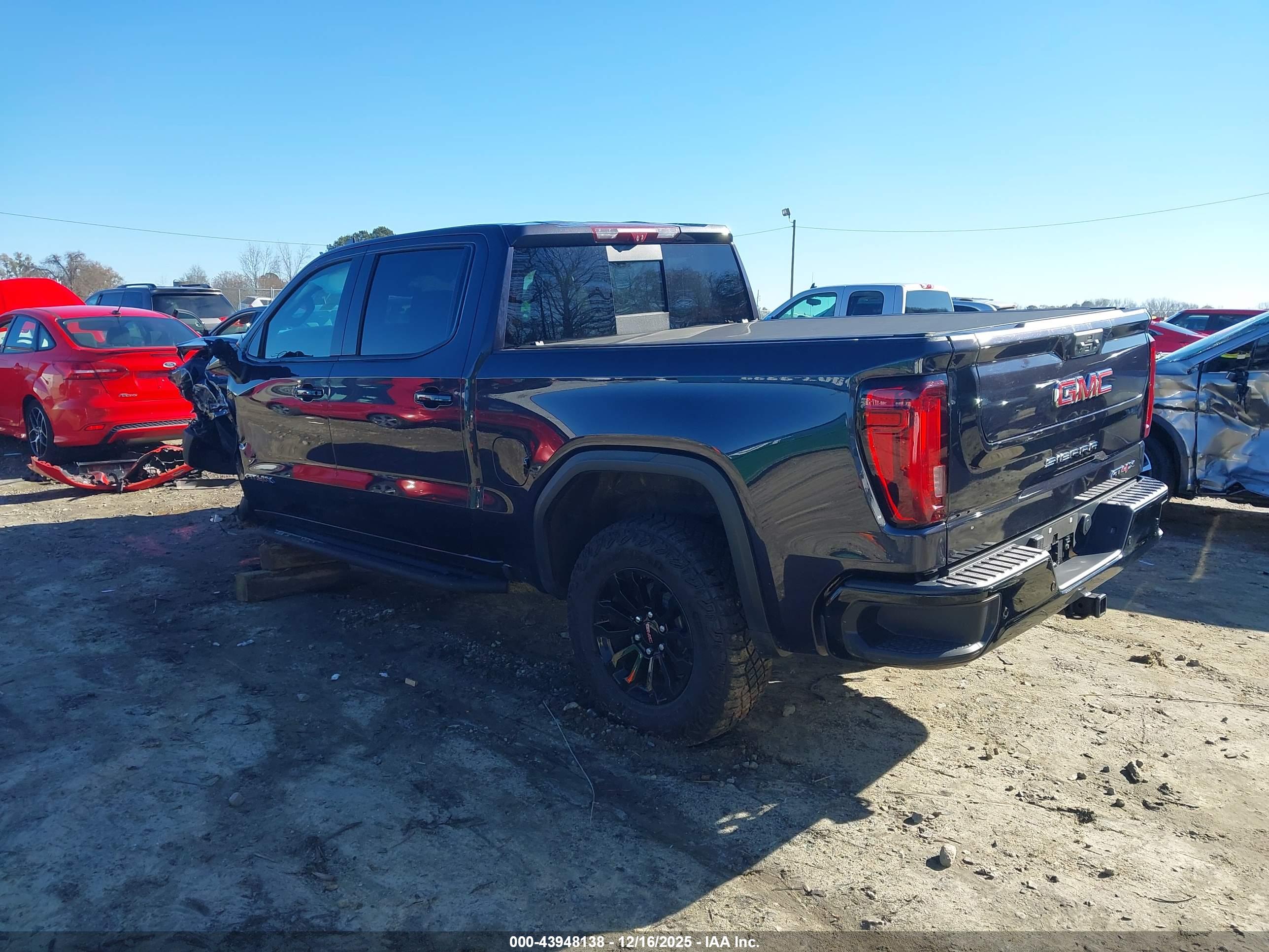 GMC SIERRA image 3