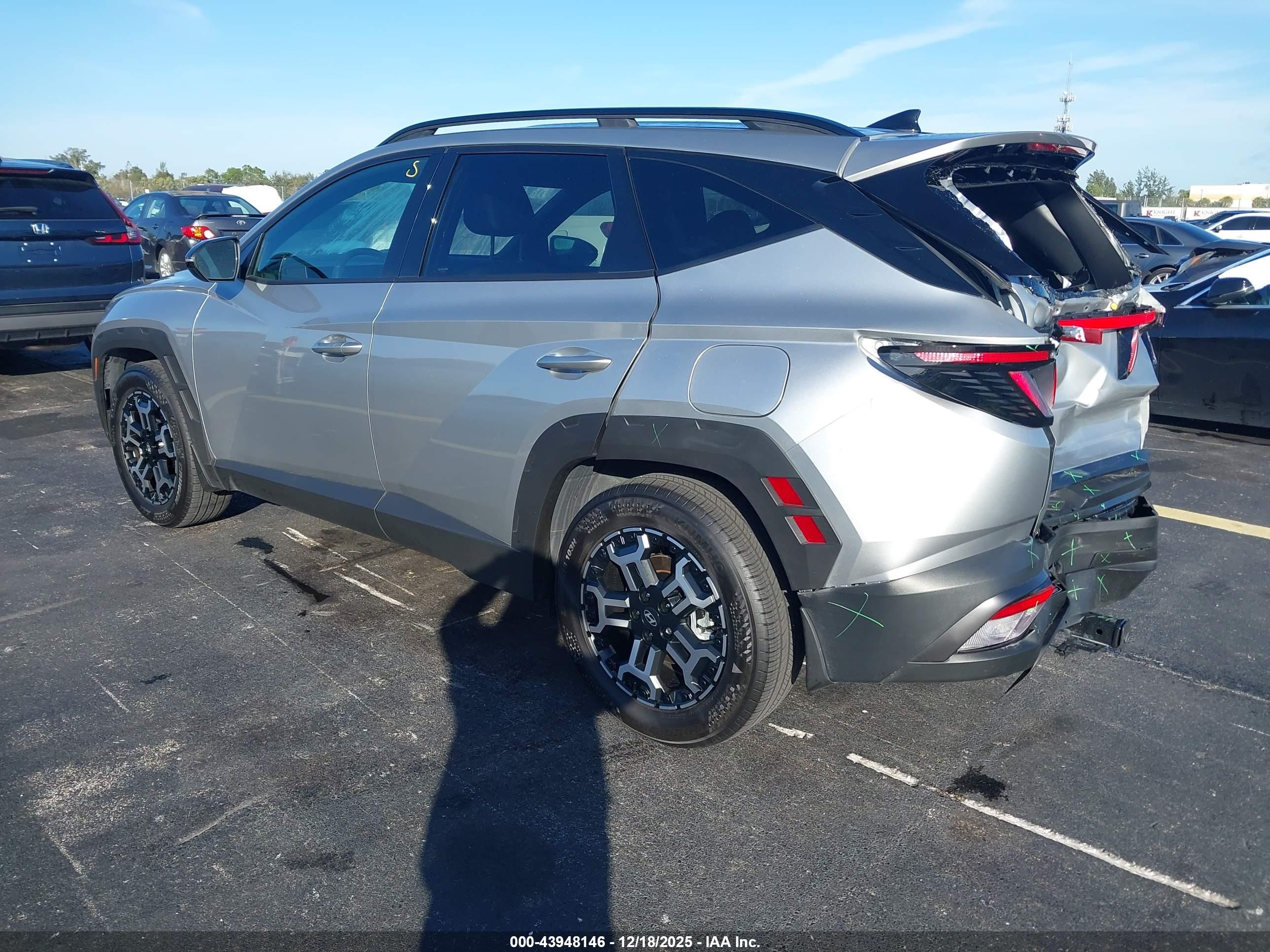 HYUNDAI TUCSON image 3