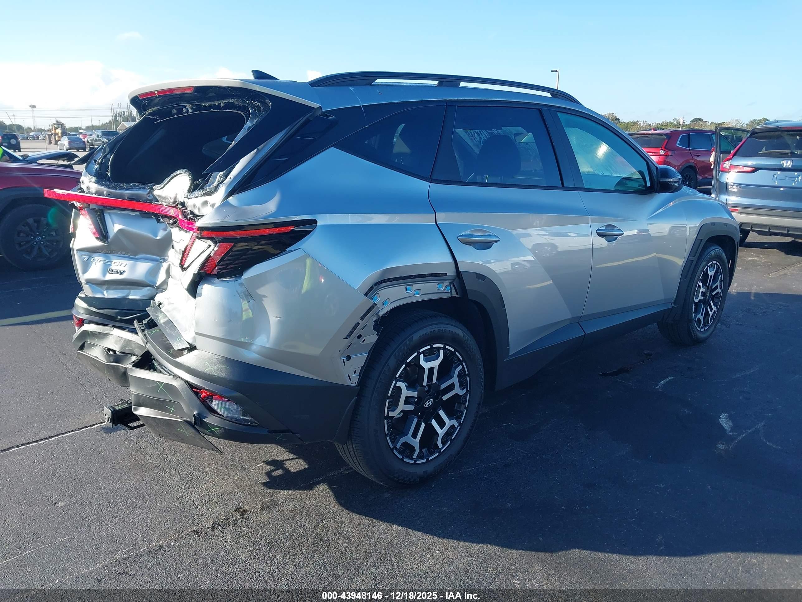 HYUNDAI TUCSON image 4