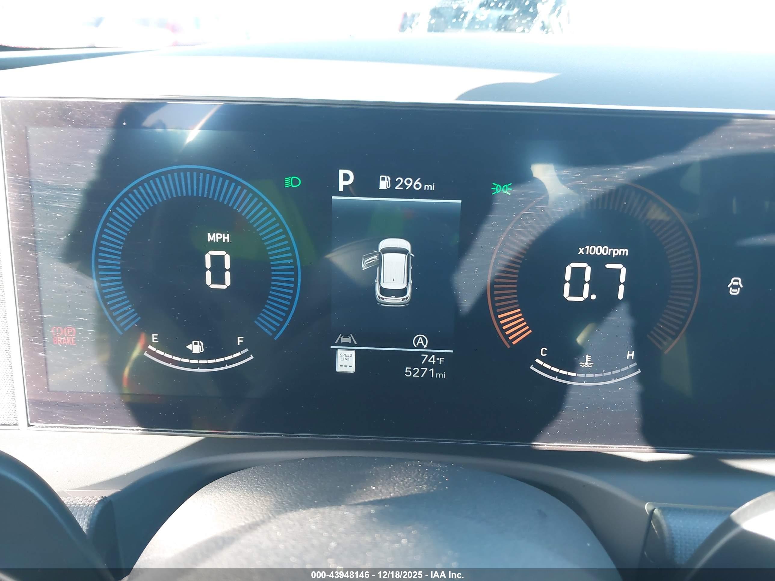 HYUNDAI TUCSON image 7