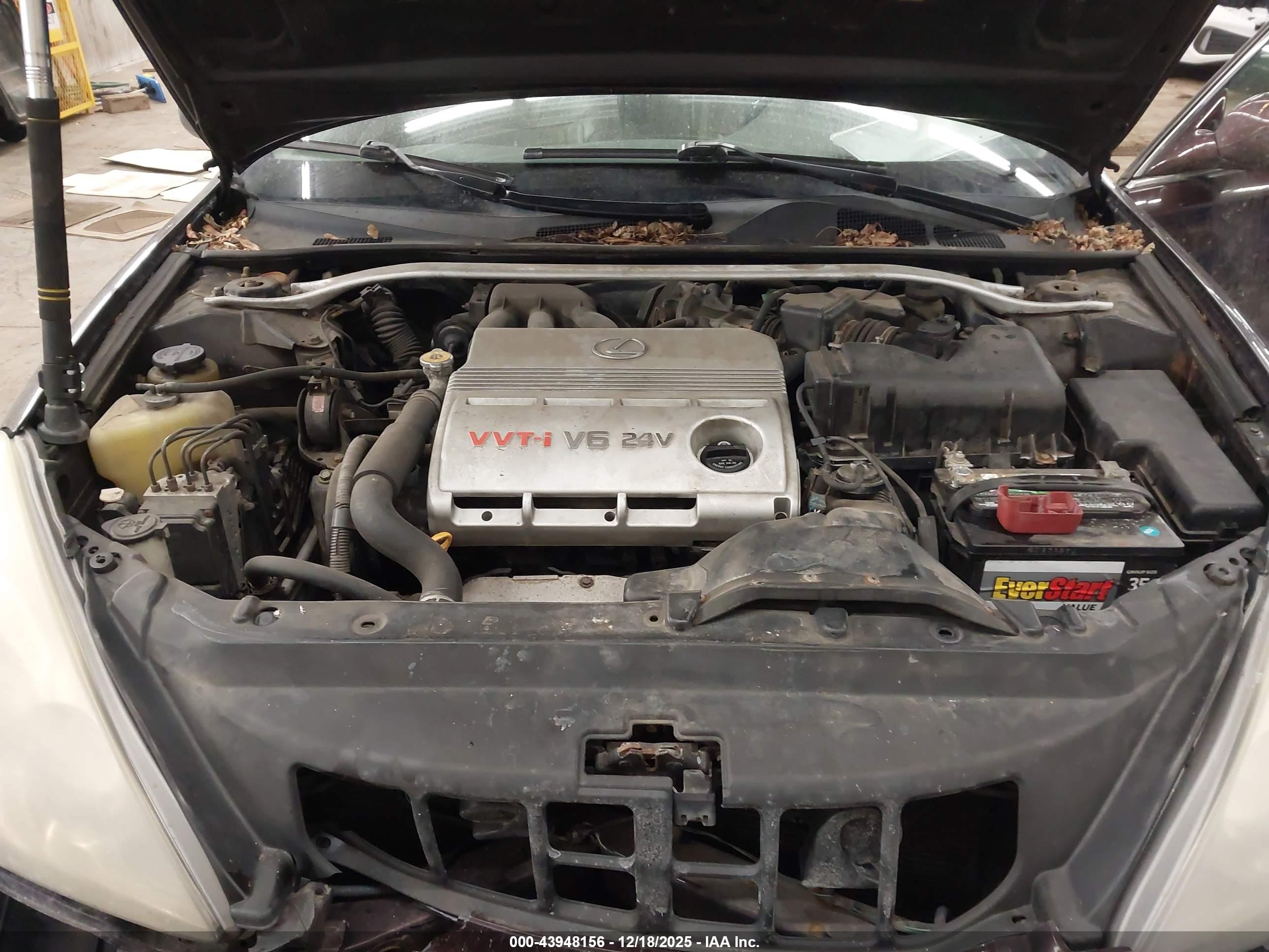 LEXUS ES image 10
