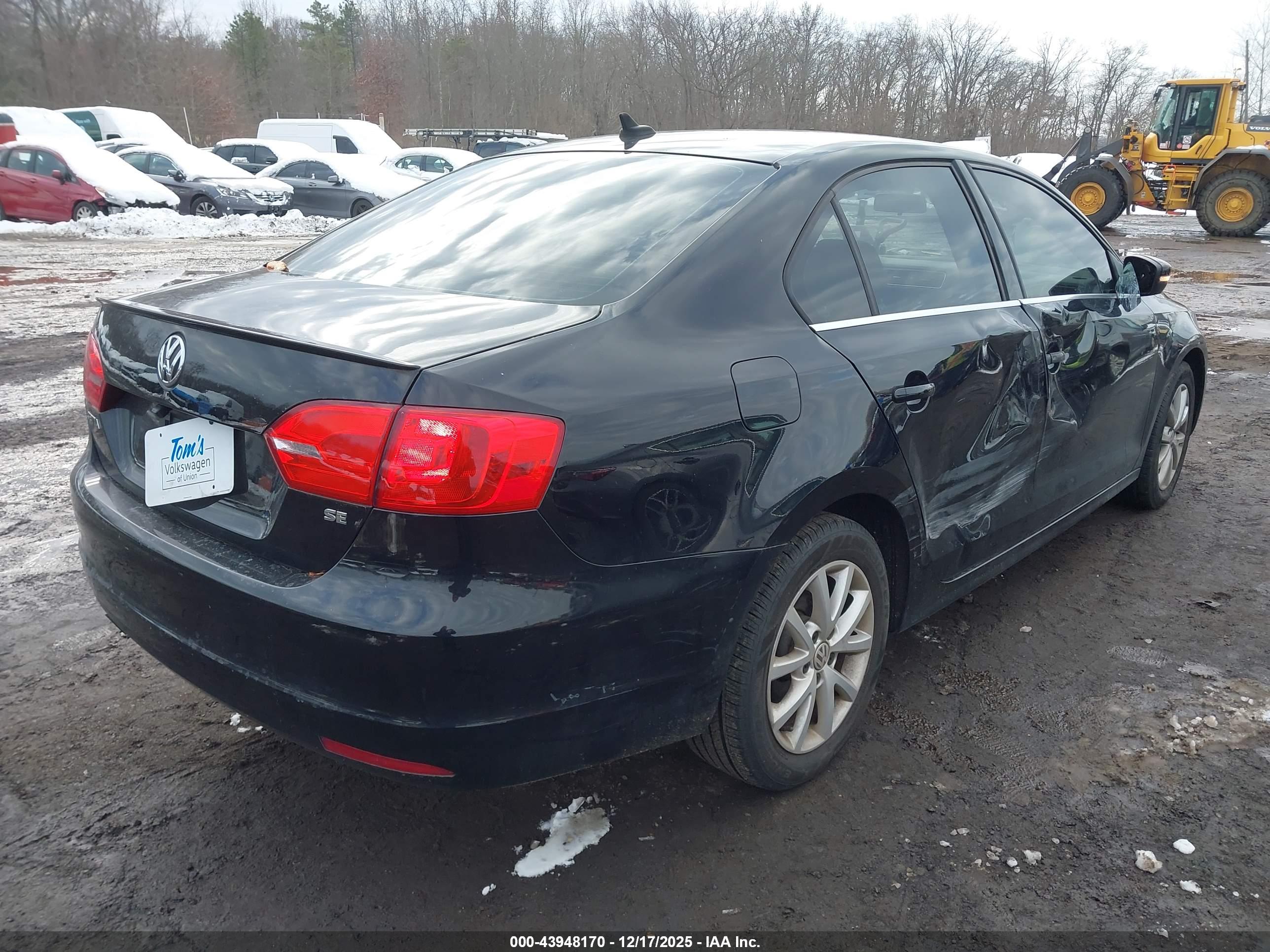 VOLKSWAGEN JETTA image 4