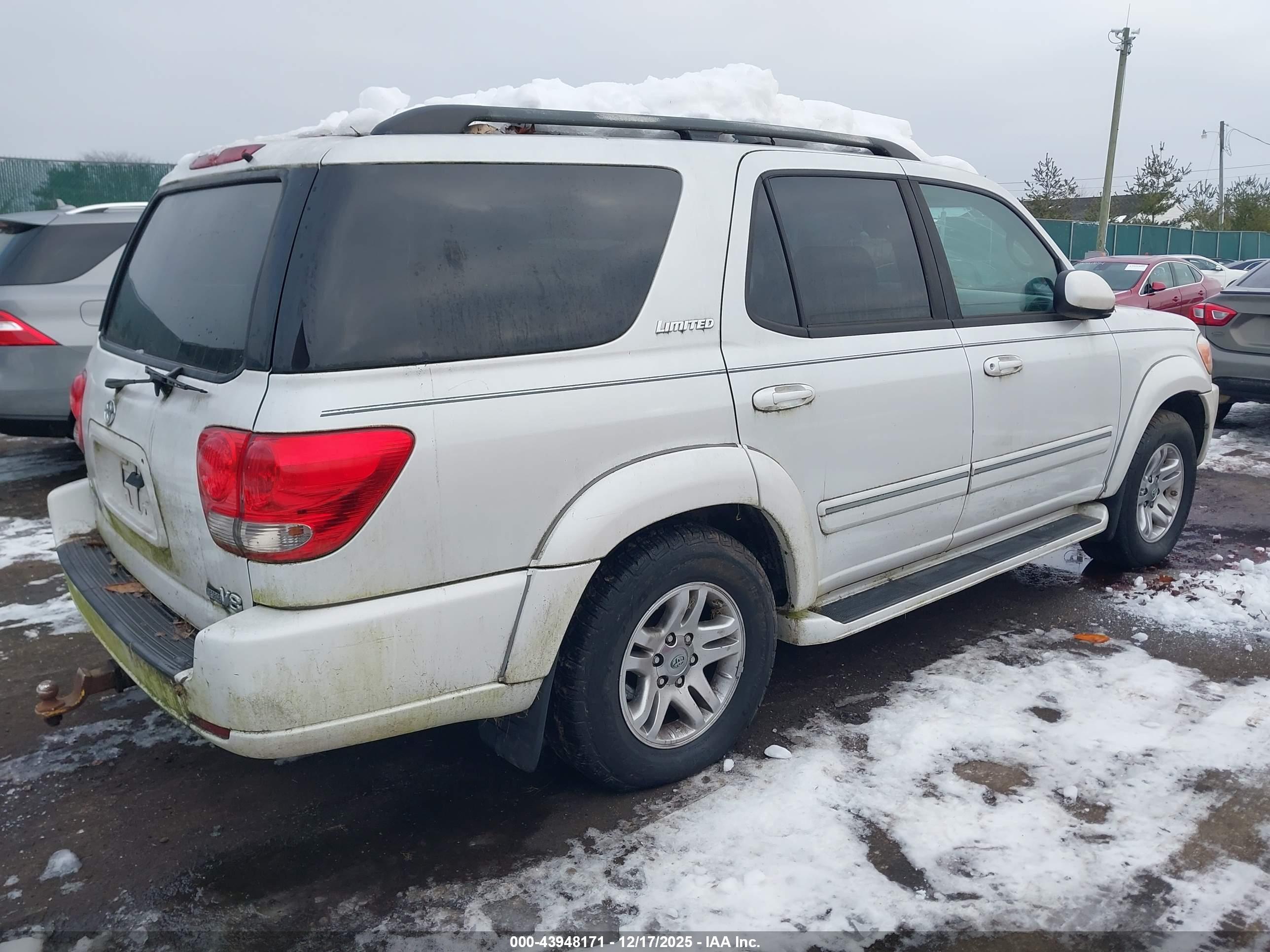 TOYOTA SEQUOIA image 4
