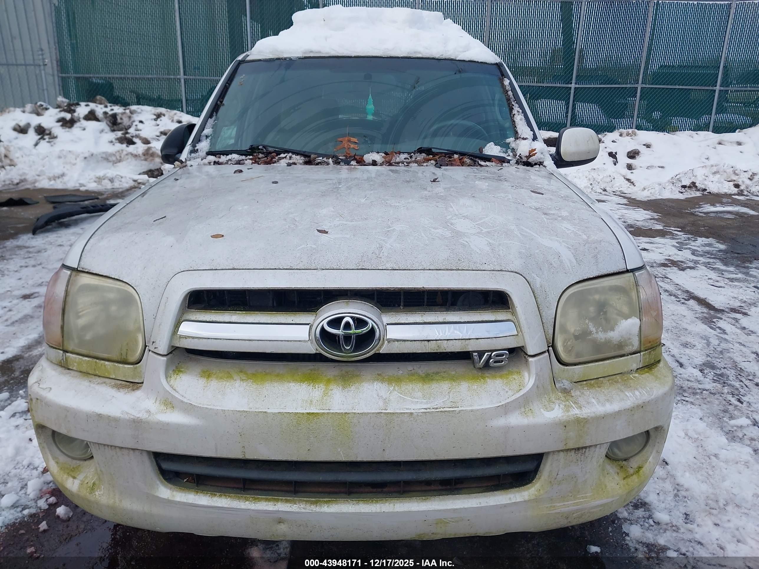 TOYOTA SEQUOIA image 6