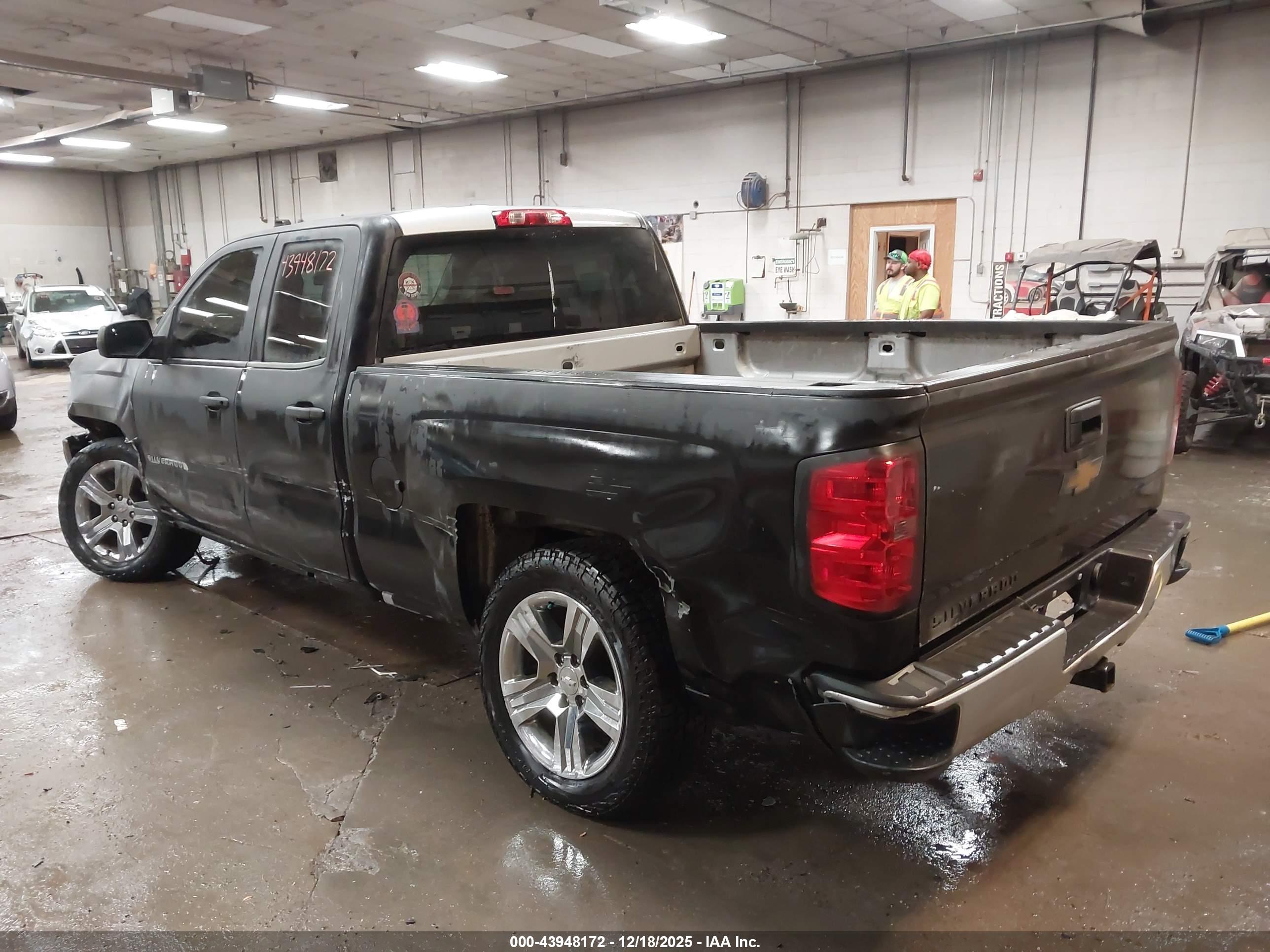 CHEVROLET SILVERADO image 3