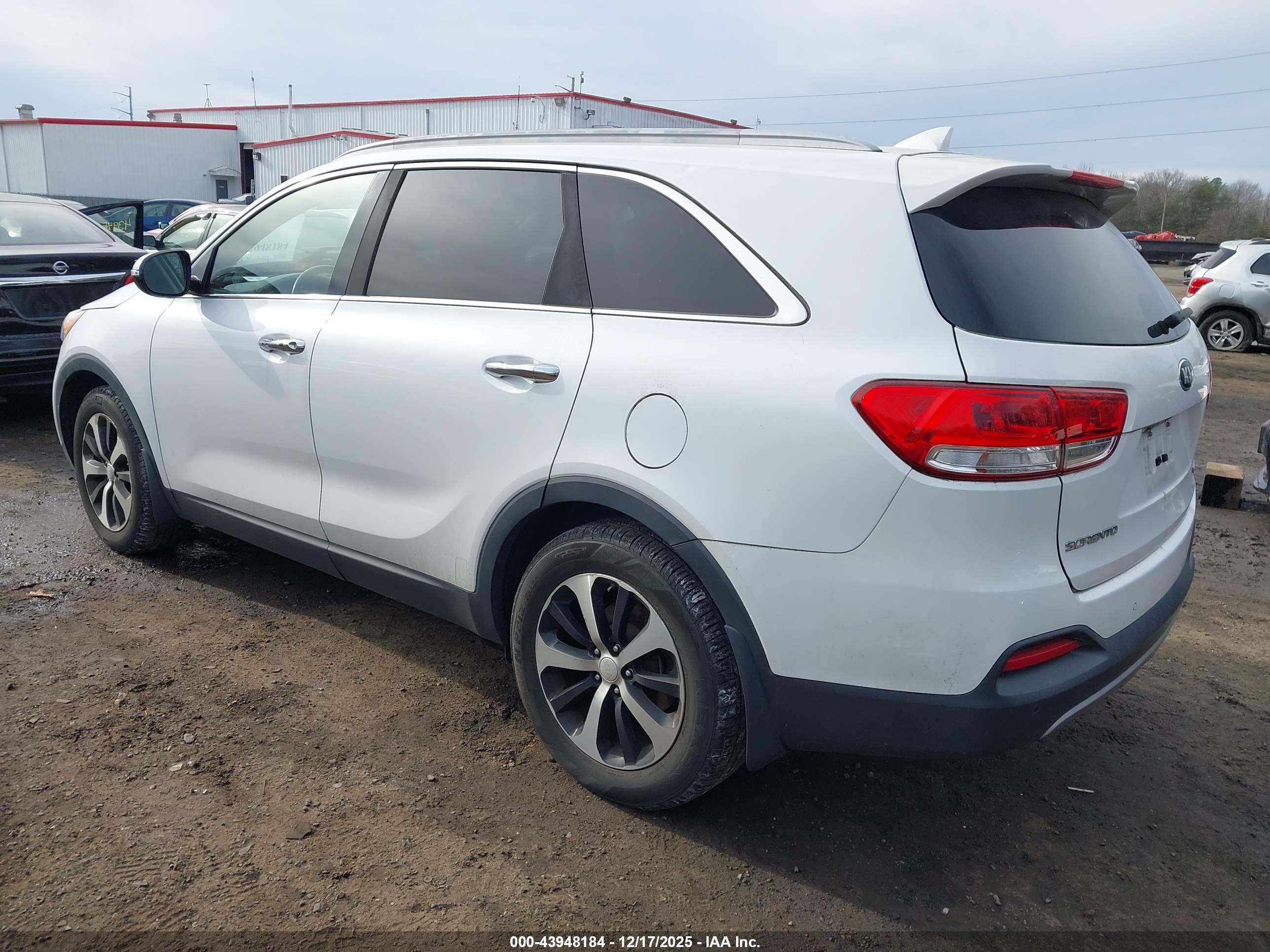 KIA SORENTO image 3