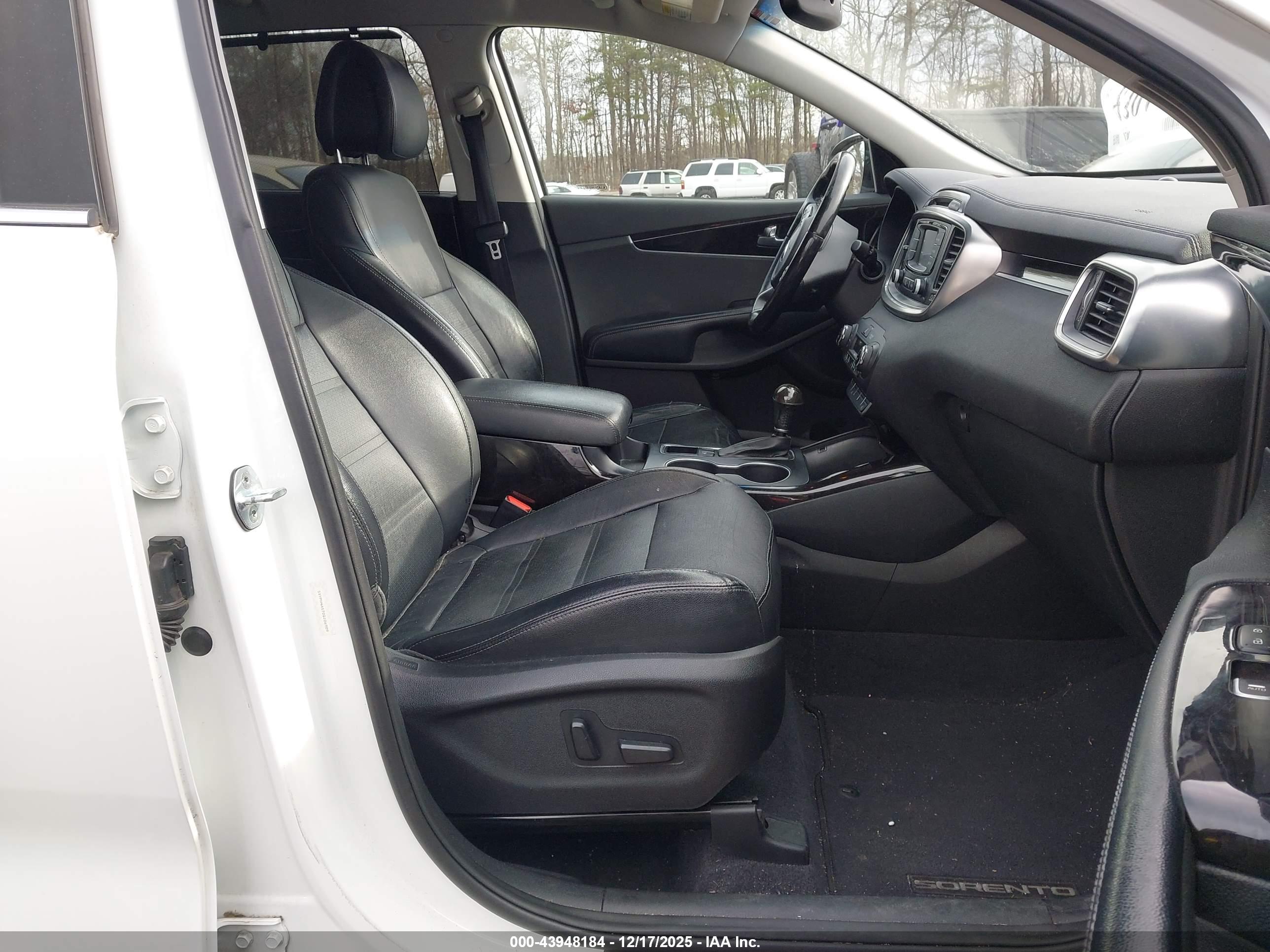 KIA SORENTO image 5