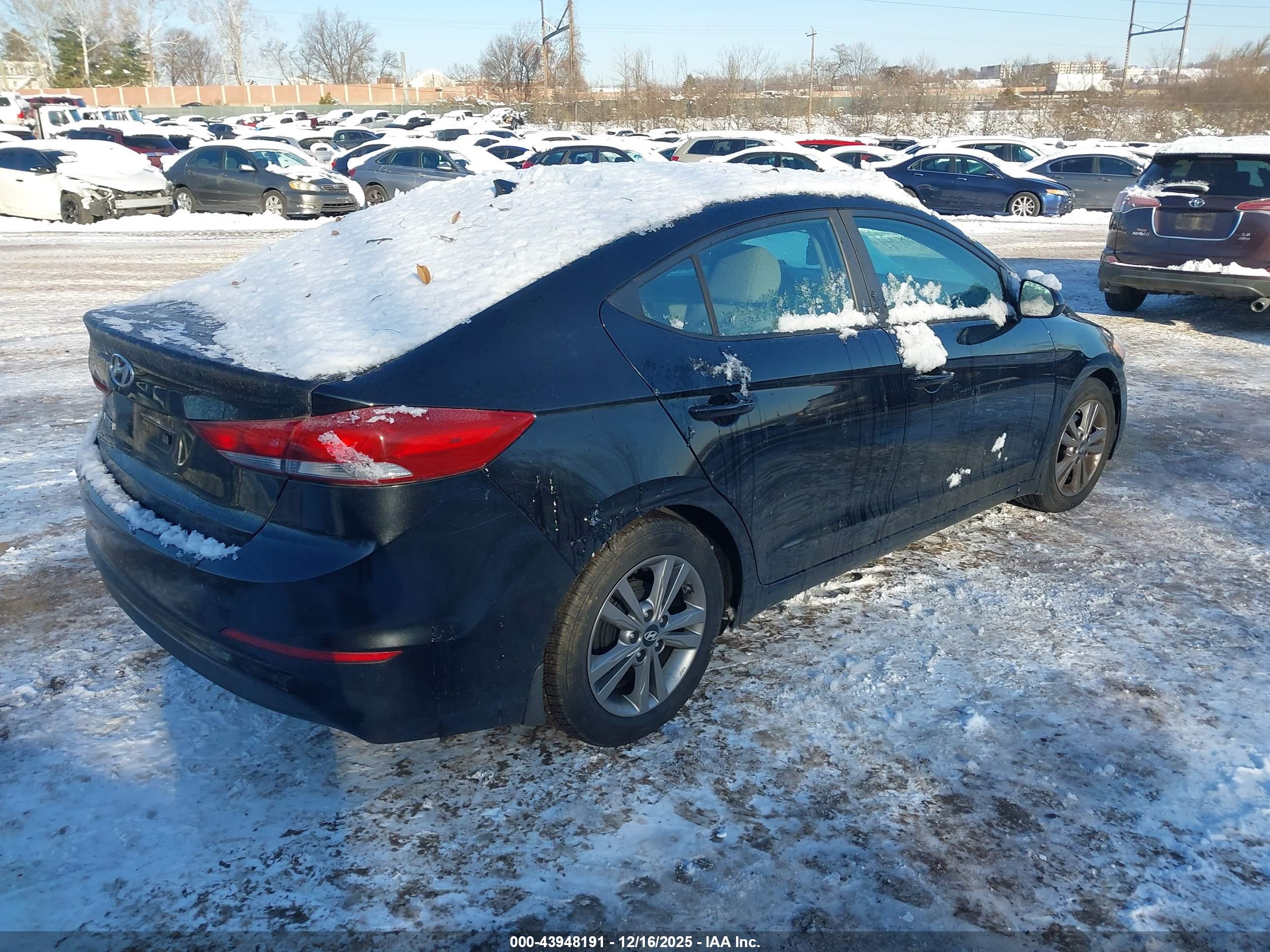 HYUNDAI ELANTRA image 4