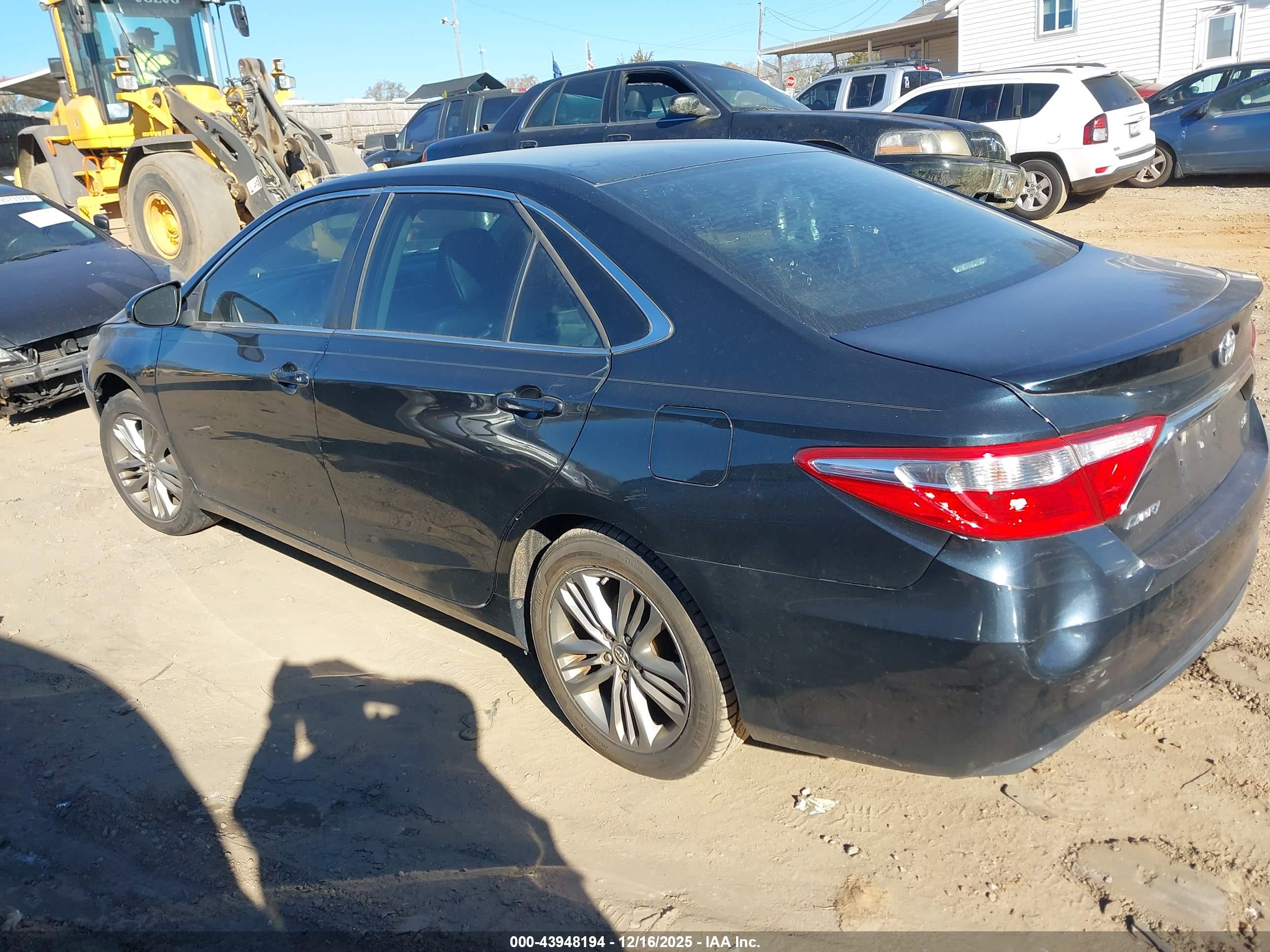 TOYOTA CAMRY image 3