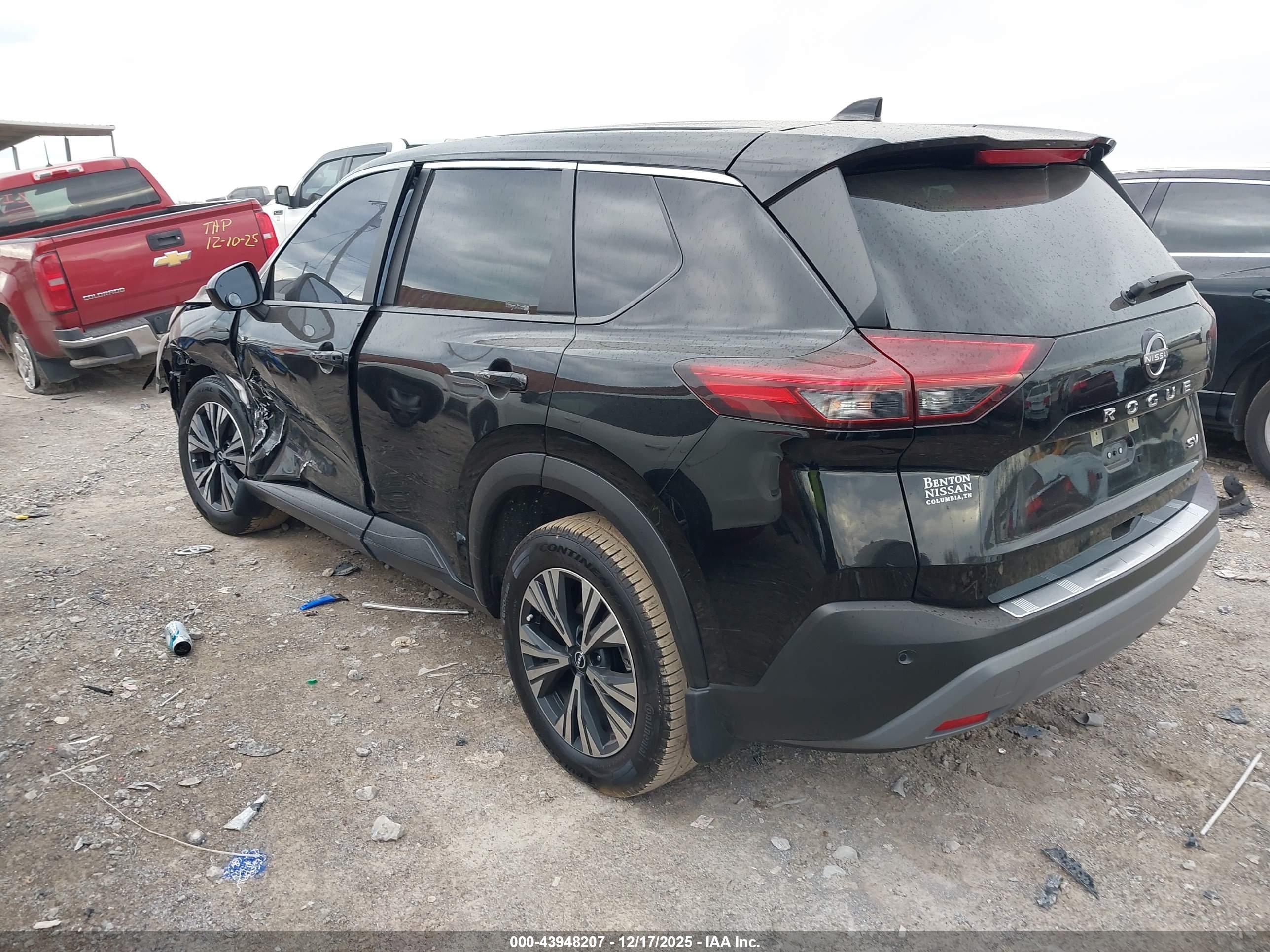NISSAN ROGUE image 3