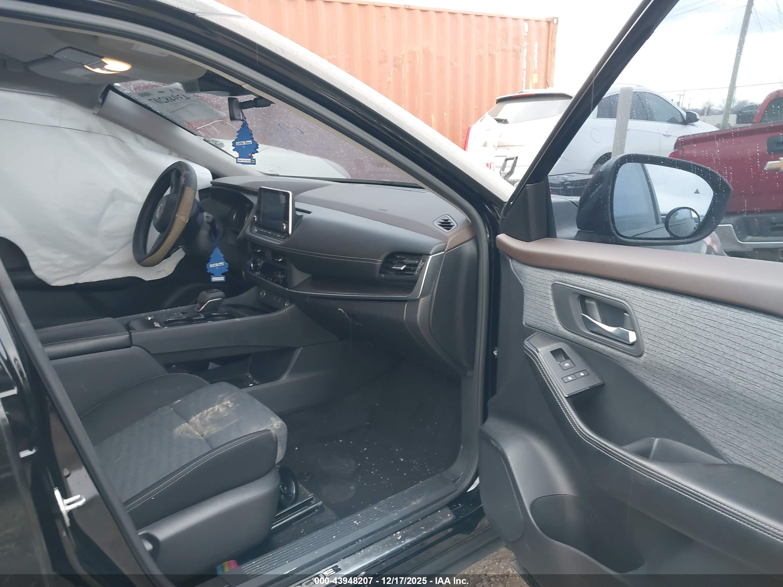 NISSAN ROGUE image 5