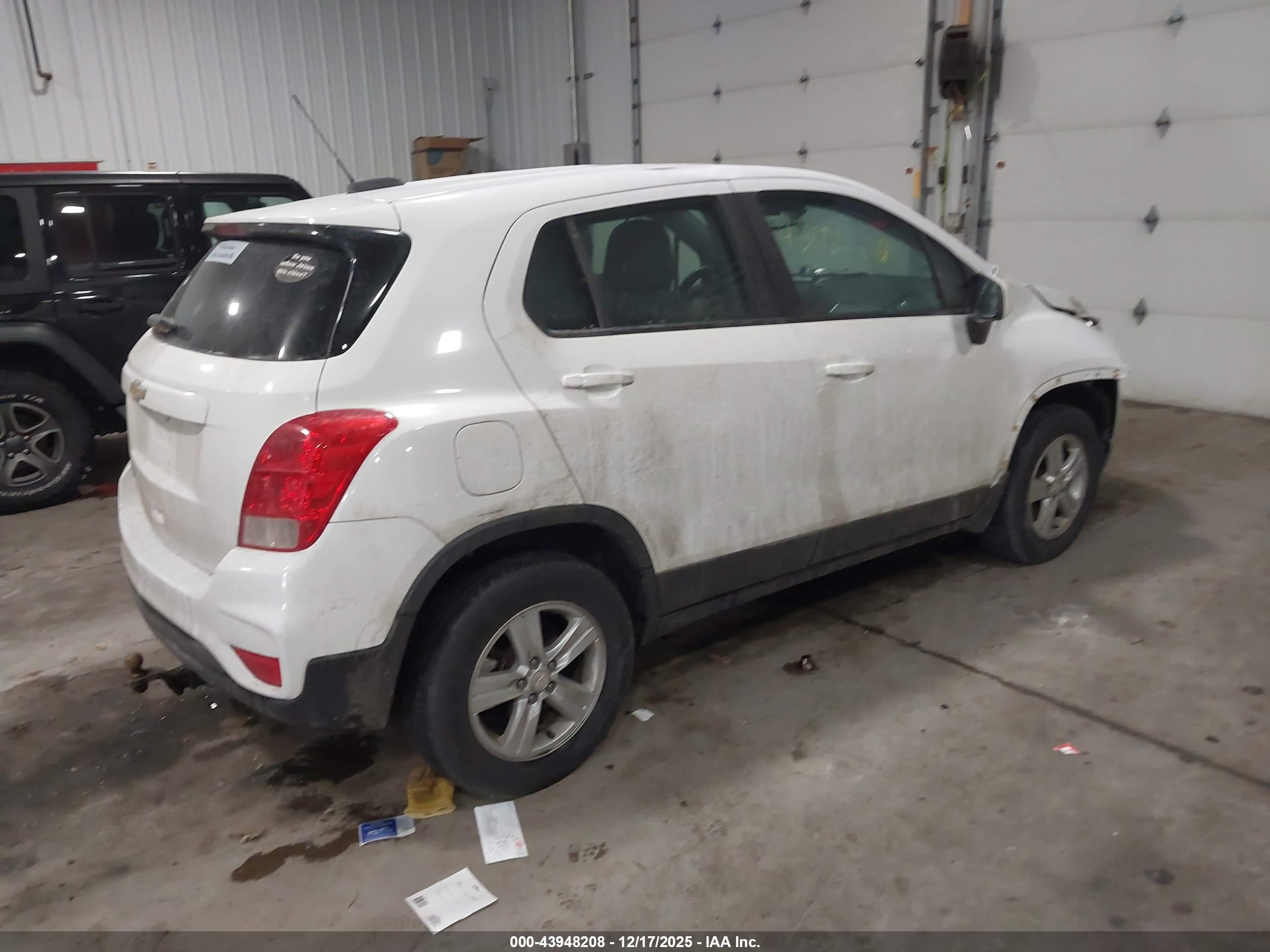 CHEVROLET TRAX image 4