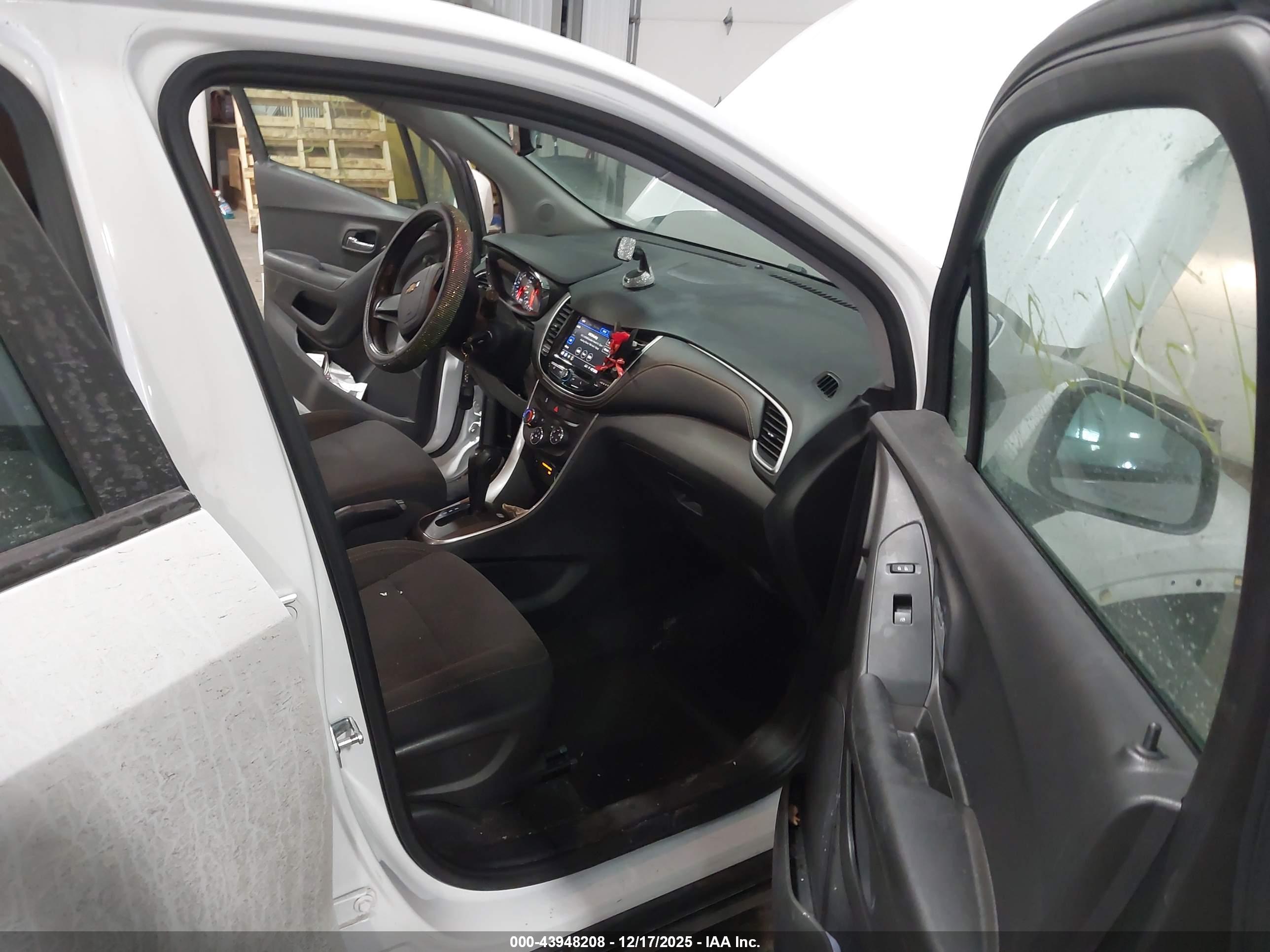CHEVROLET TRAX image 5
