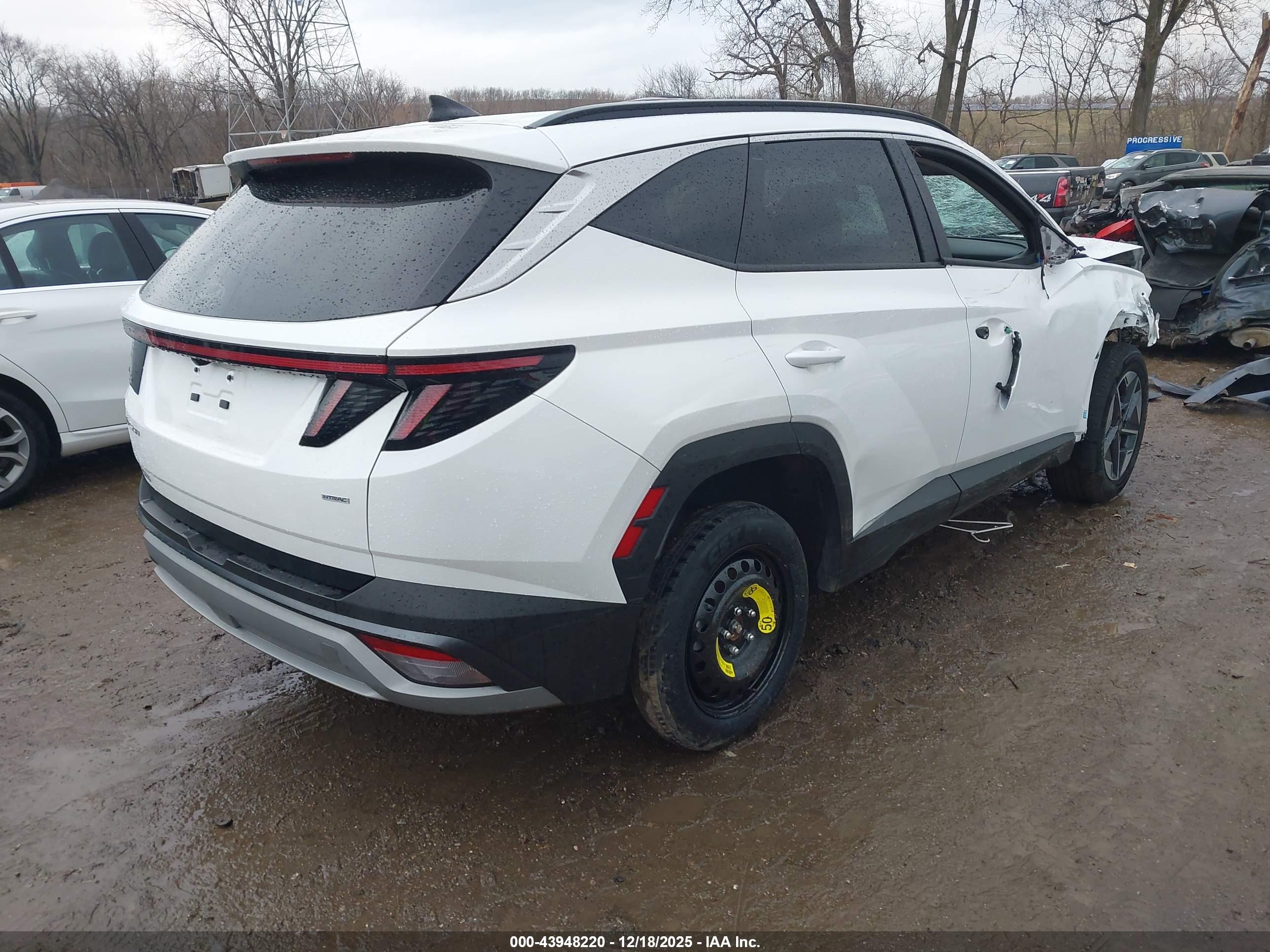 HYUNDAI TUCSON image 4
