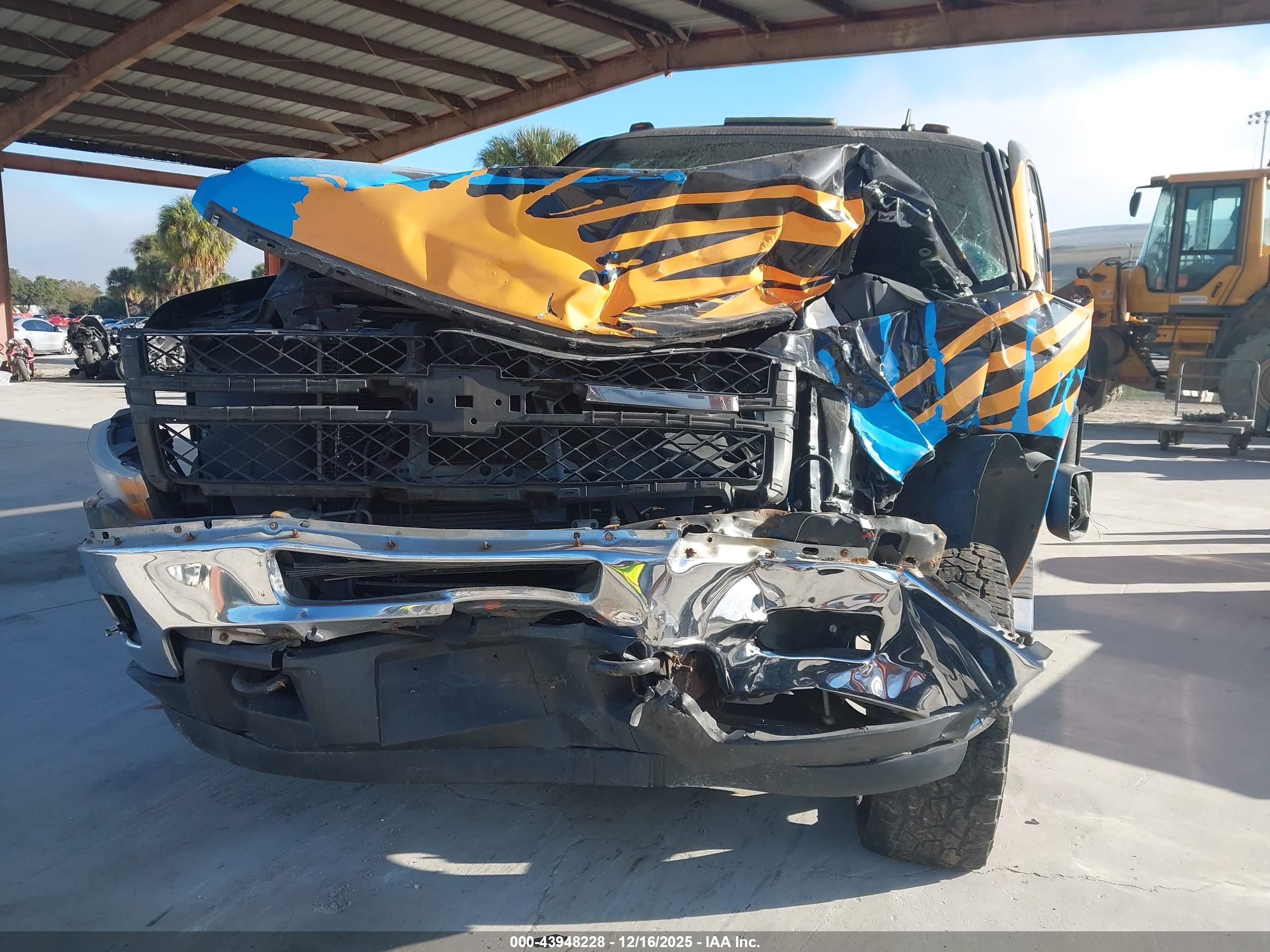 CHEVROLET SILVERADO image 6