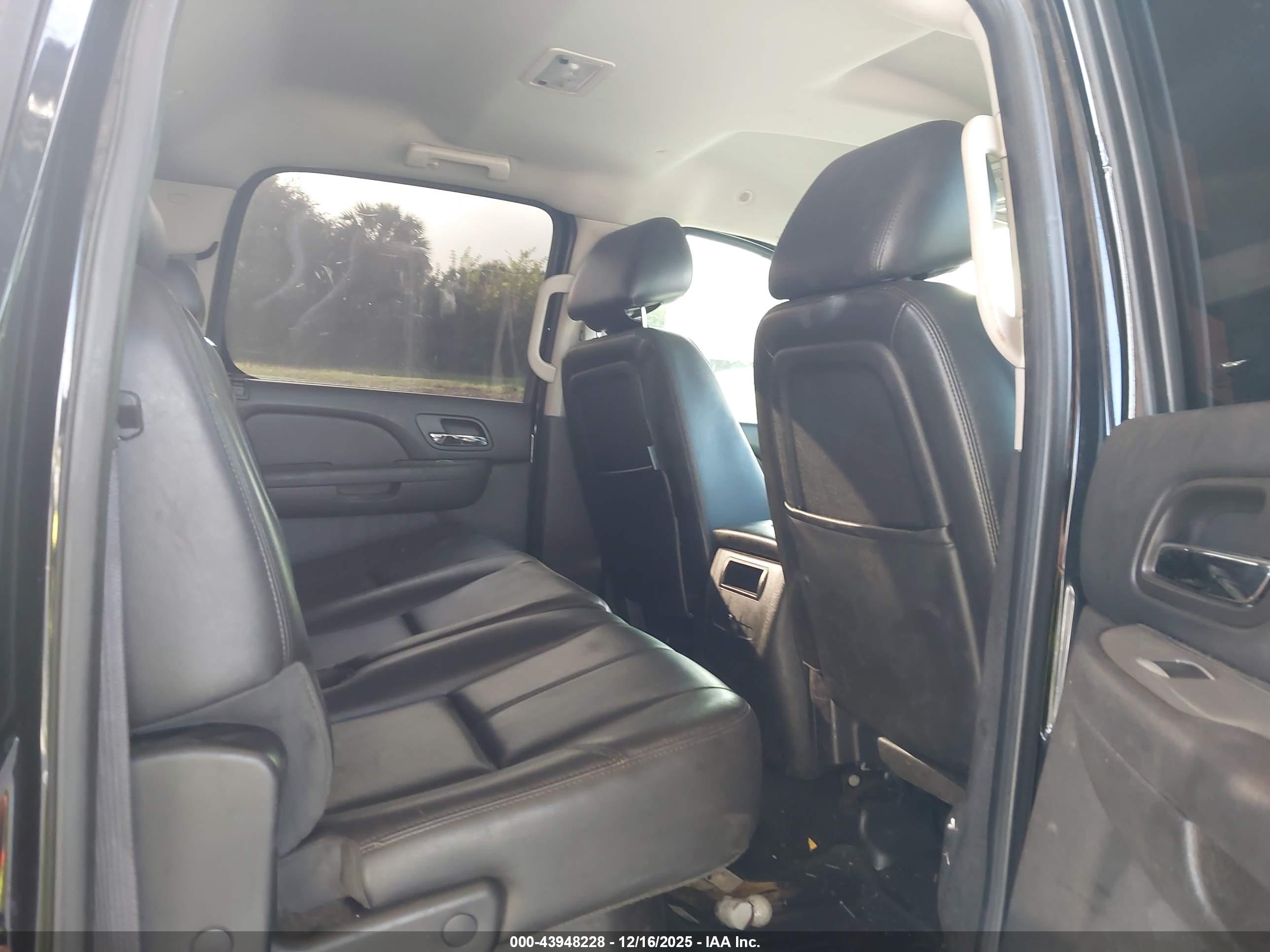 CHEVROLET SILVERADO image 8