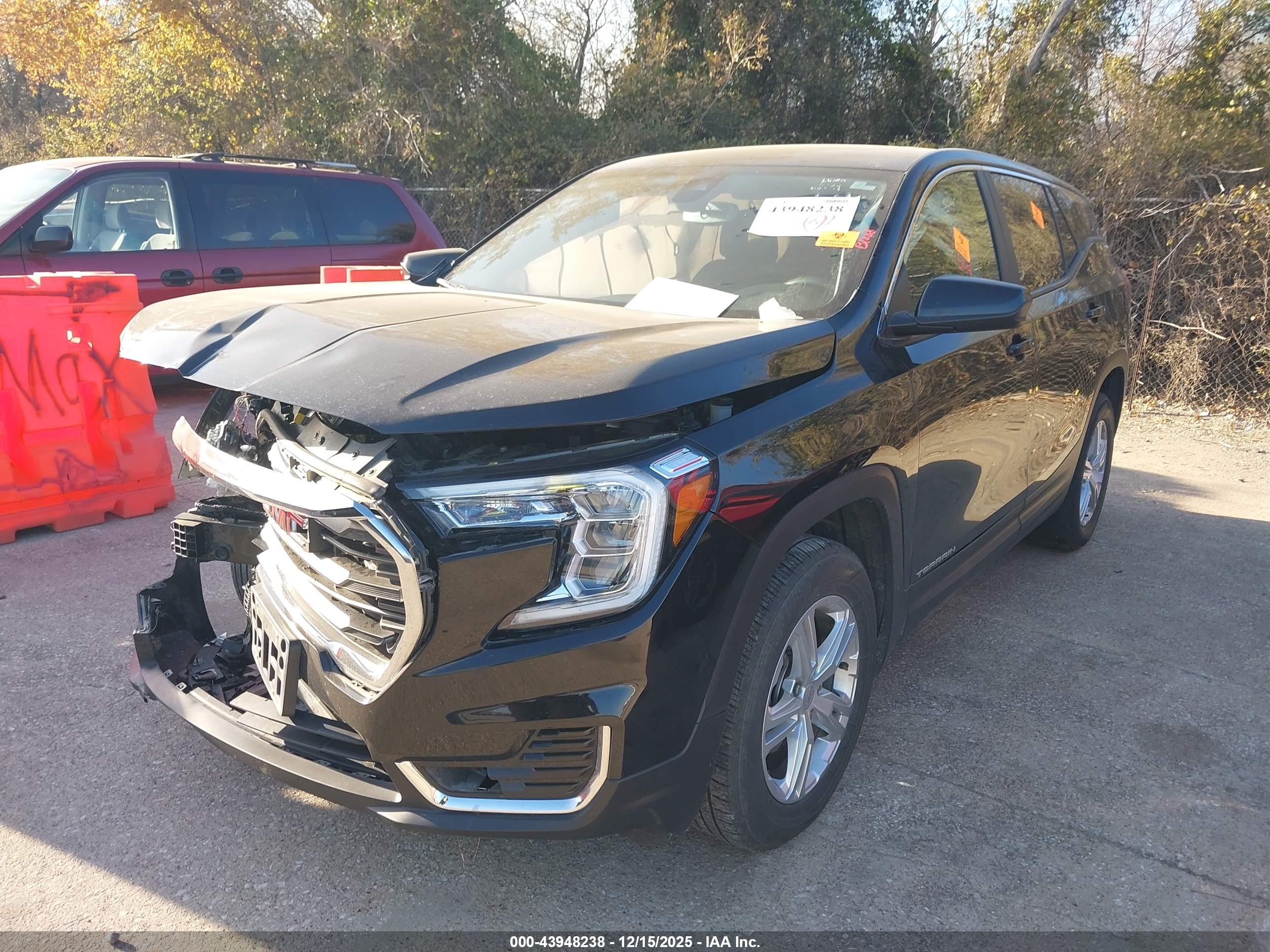 GMC TERRAIN image 2