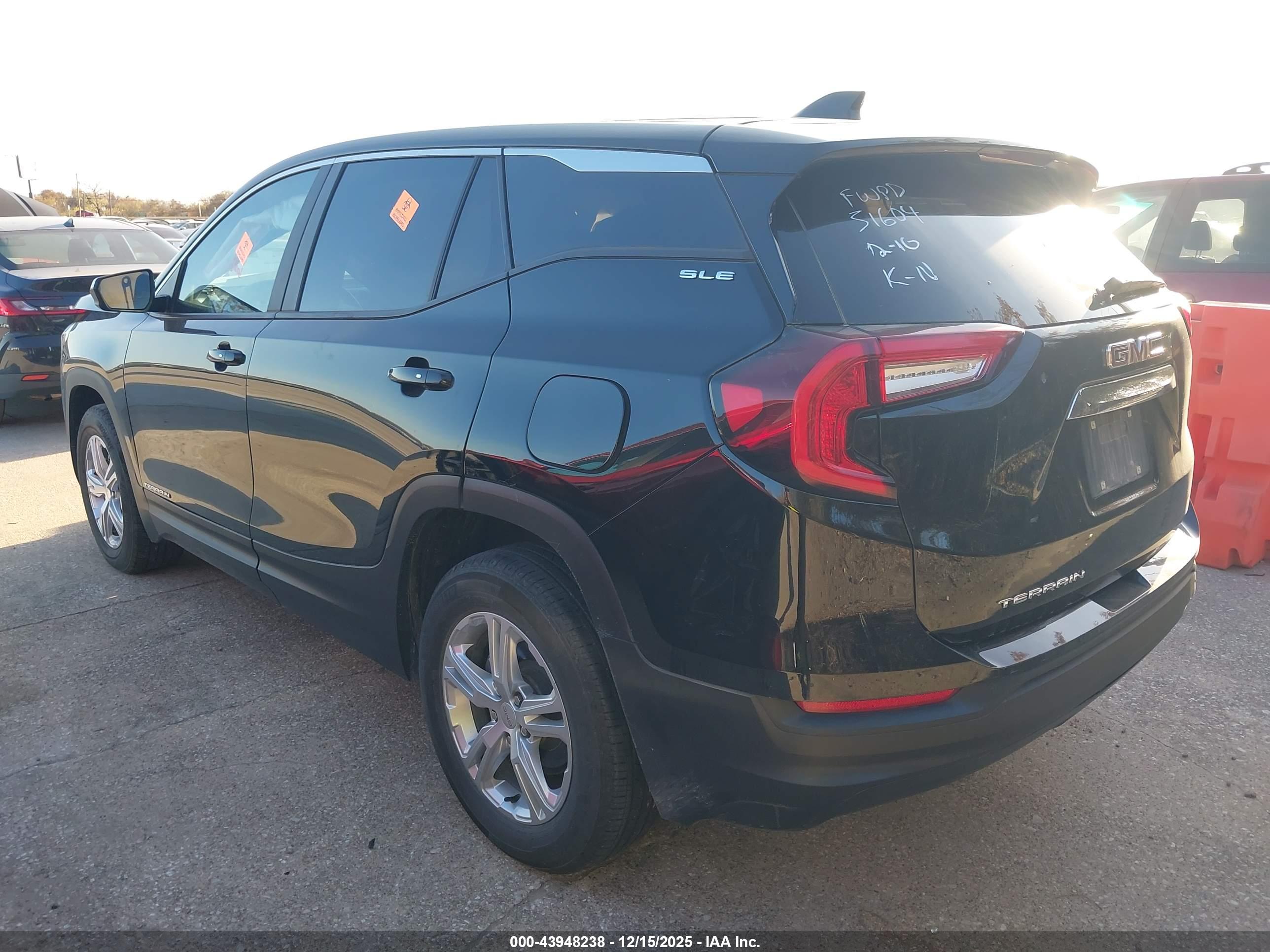 GMC TERRAIN image 3