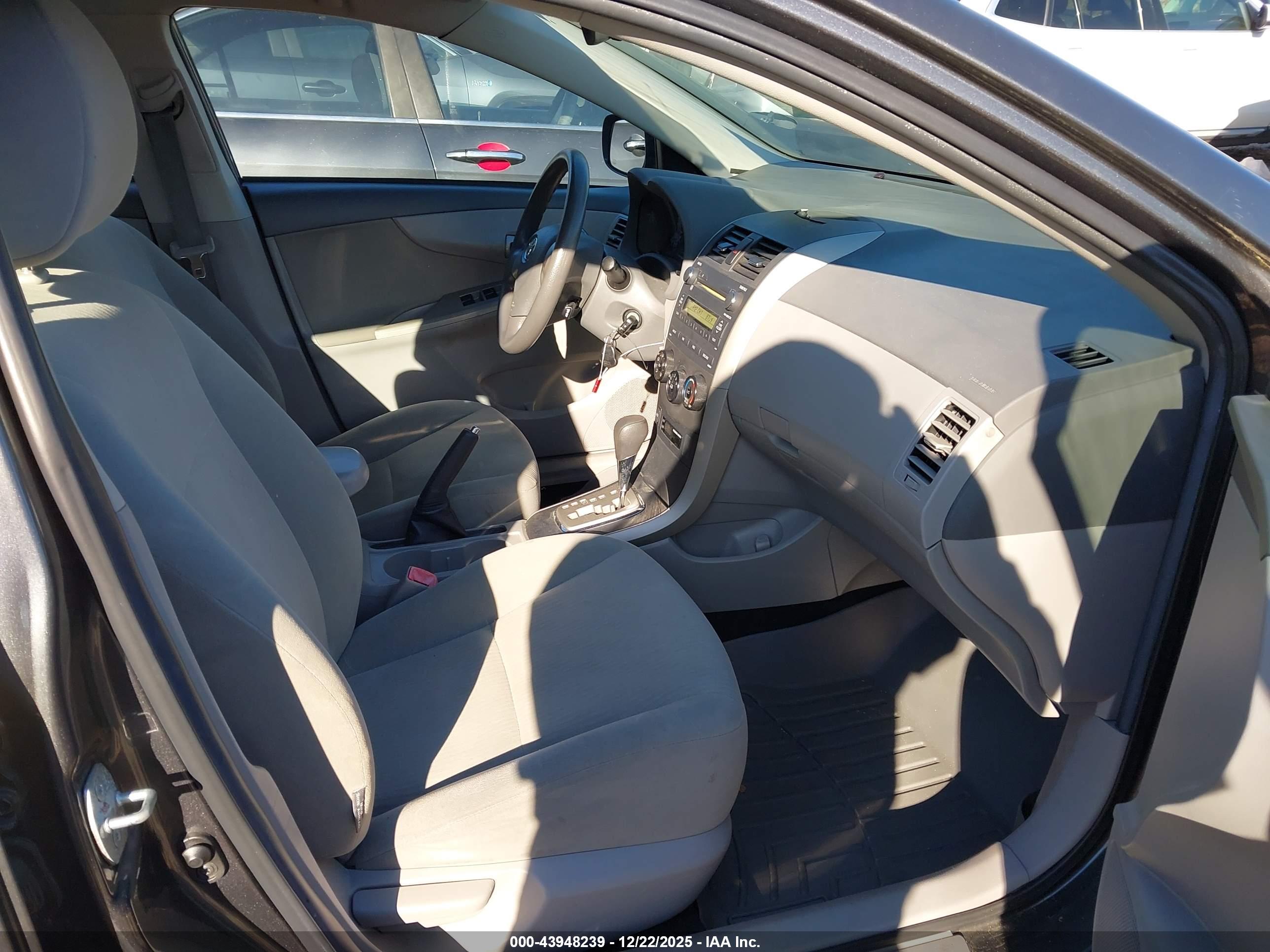 TOYOTA COROLLA image 5
