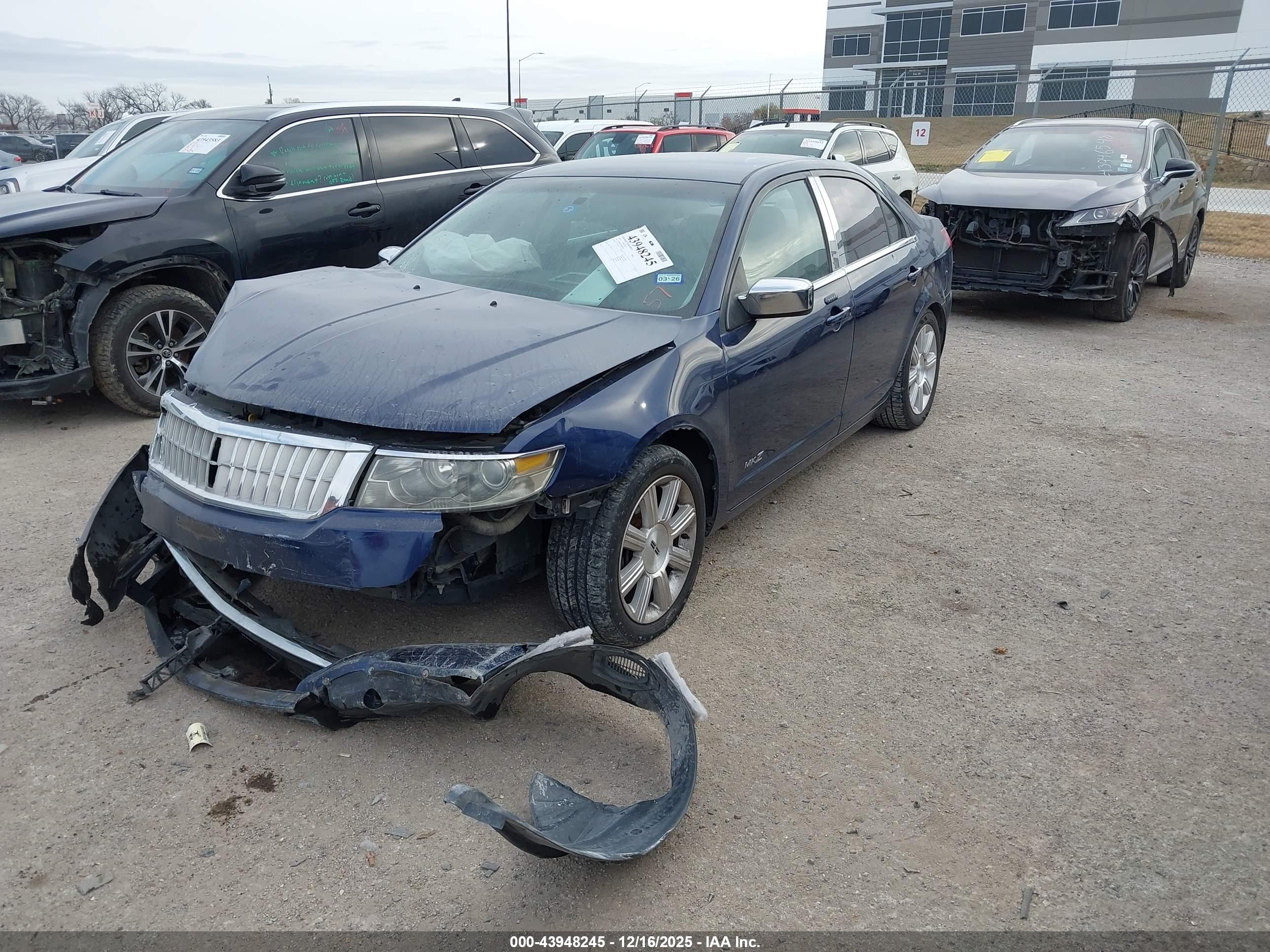 LINCOLN MKZ image 2