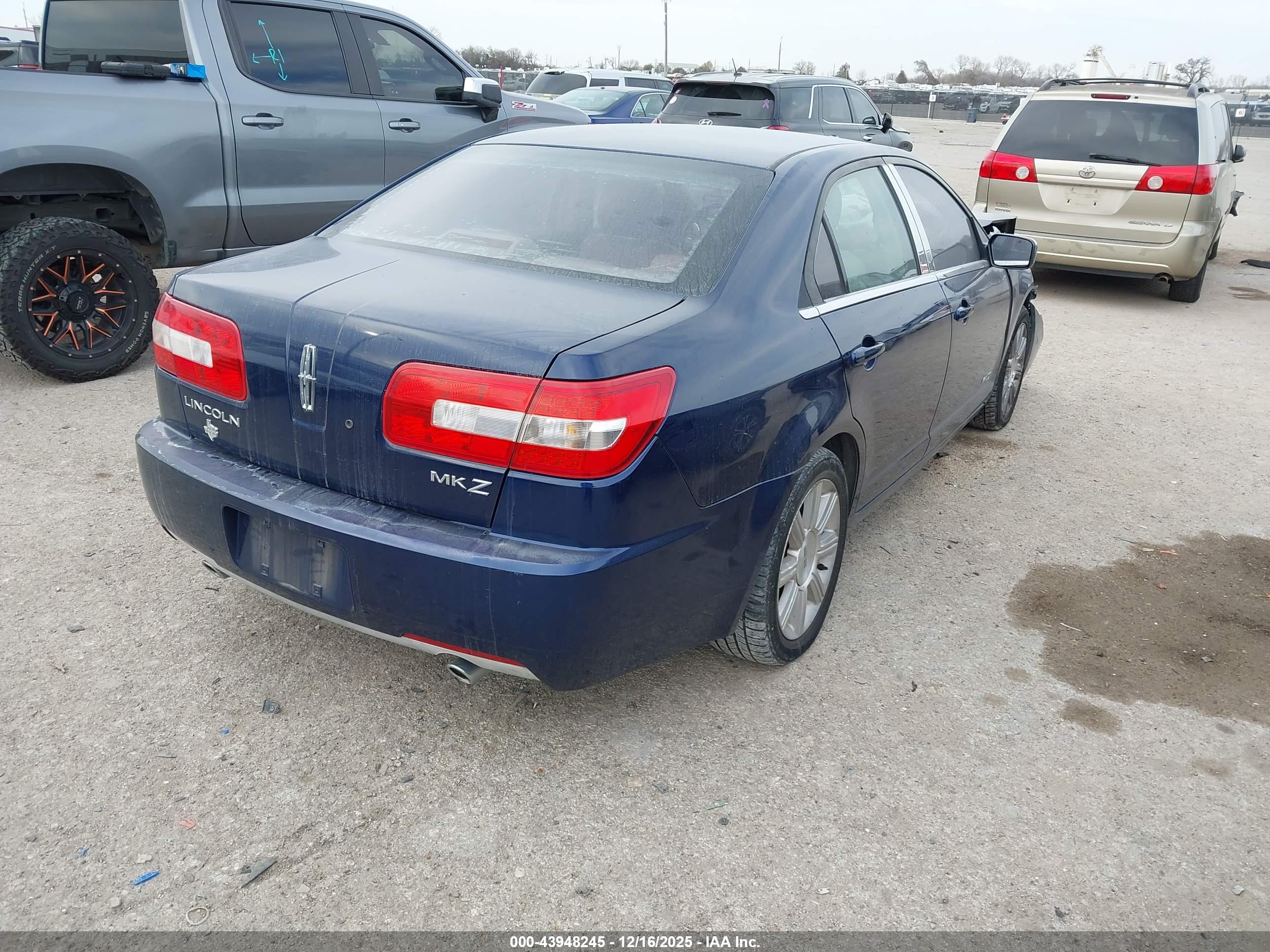 LINCOLN MKZ image 4