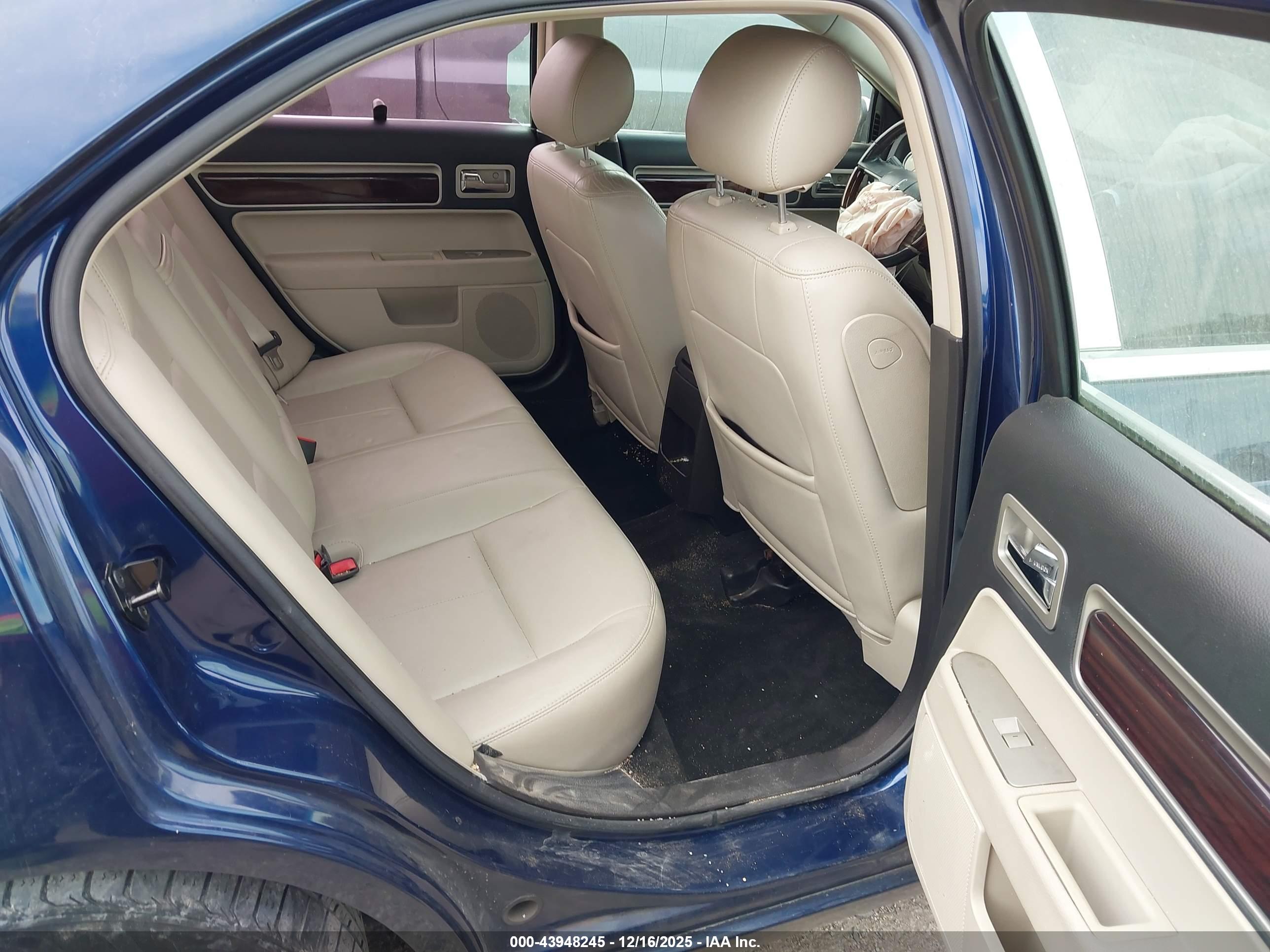 LINCOLN MKZ image 8