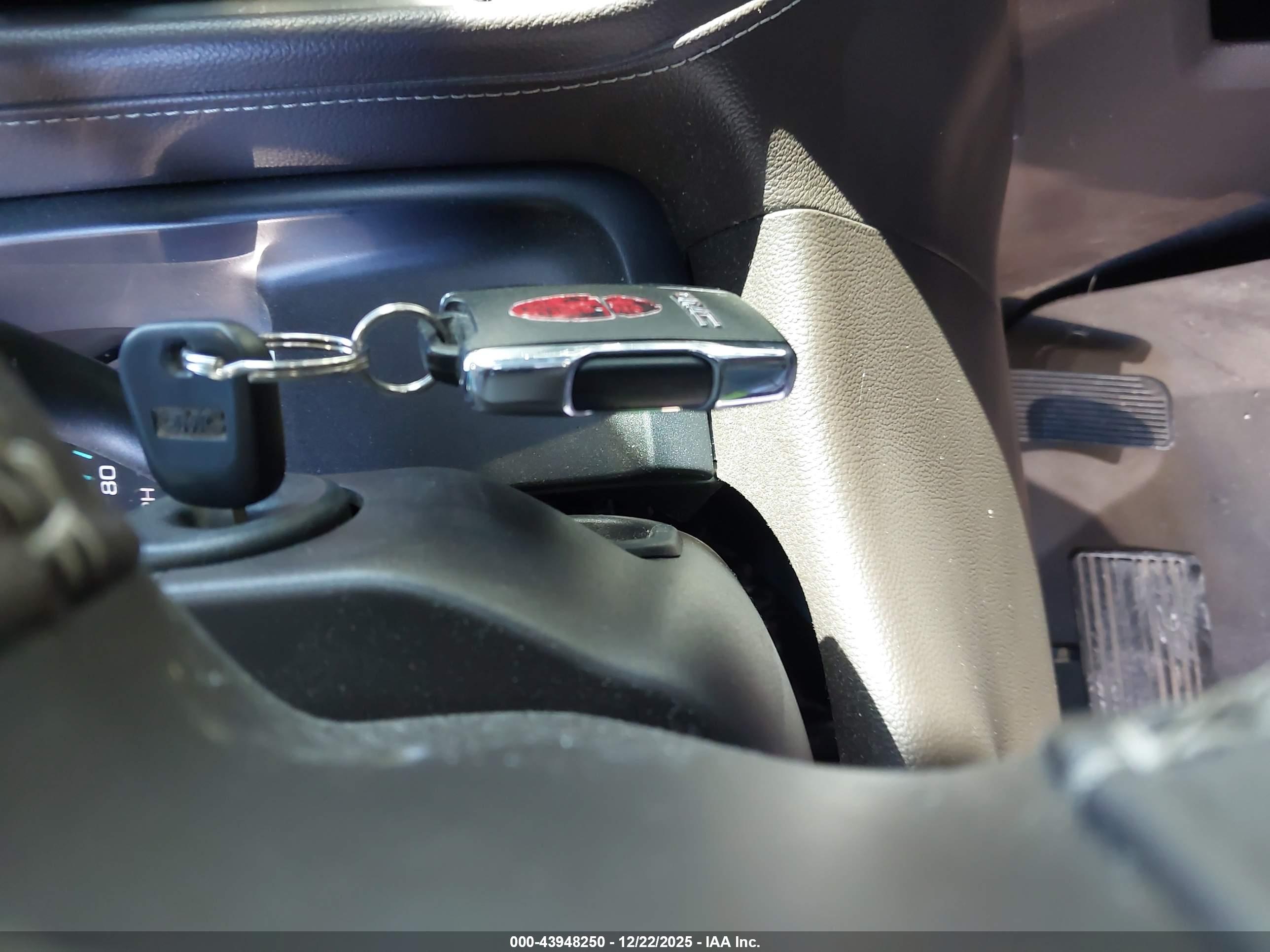 GMC SIERRA image 11