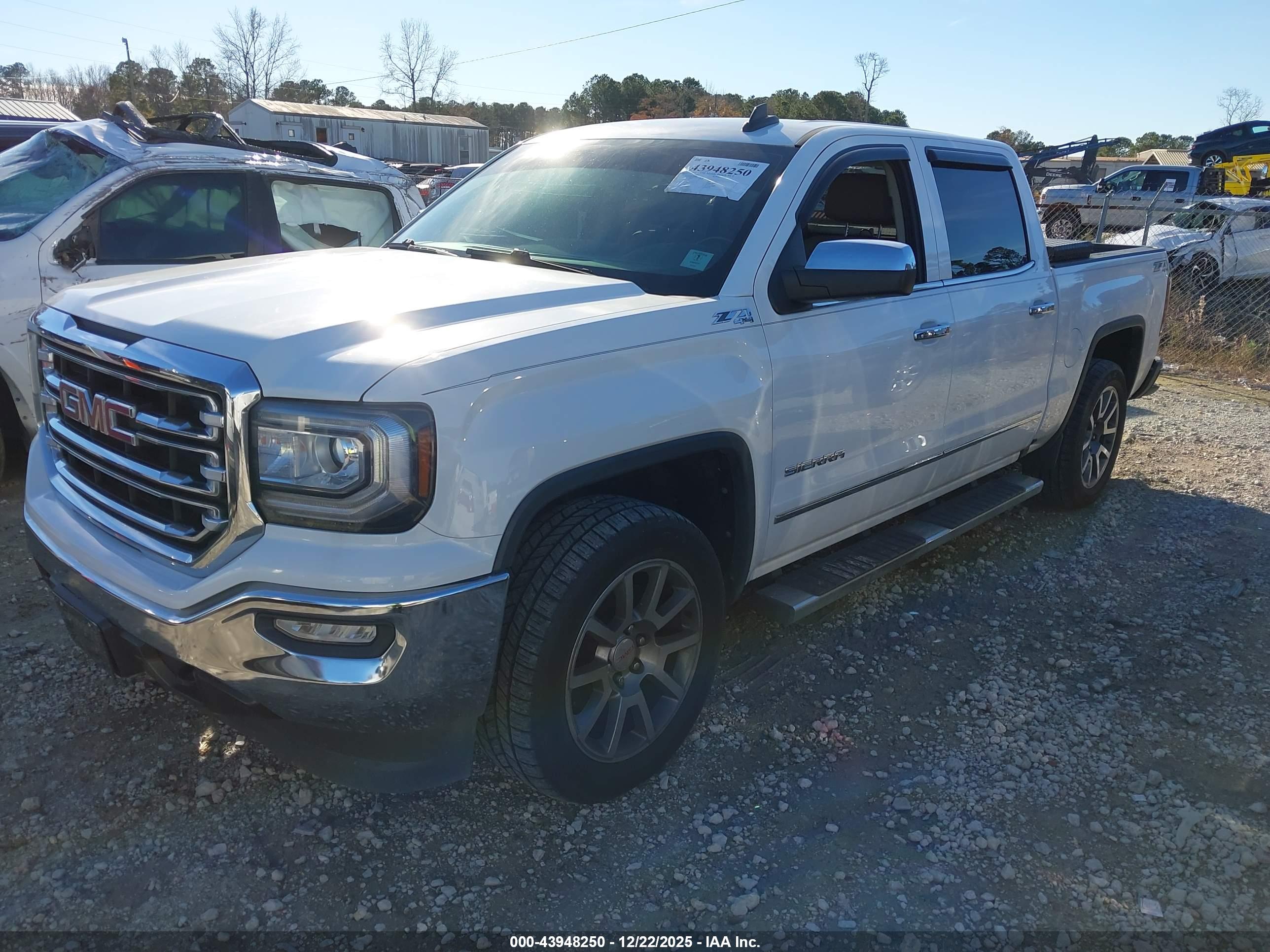GMC SIERRA image 2
